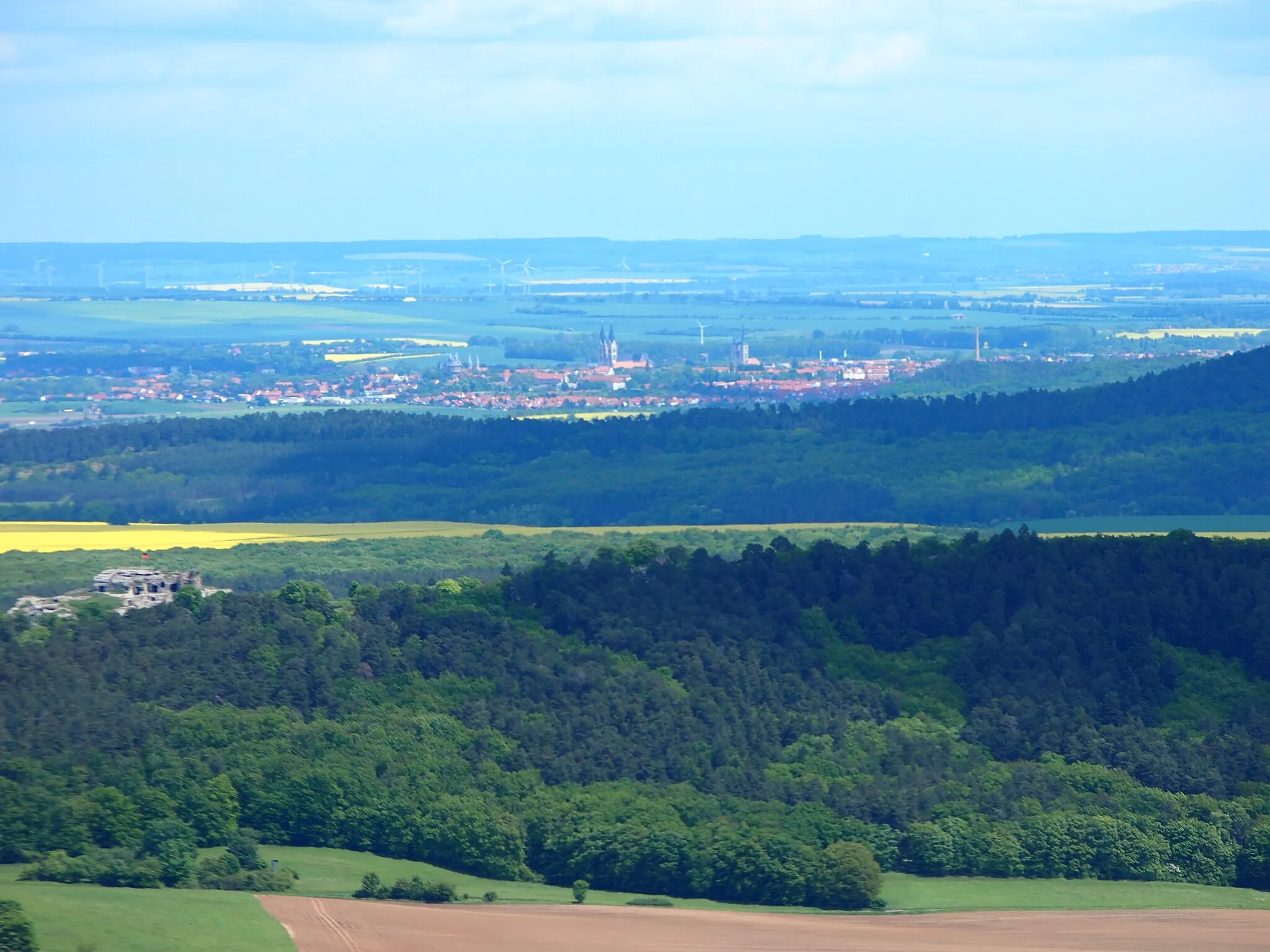 Photo showing: Aussicht vom Ziegenkopf; im Hintergrund: Halberstadt