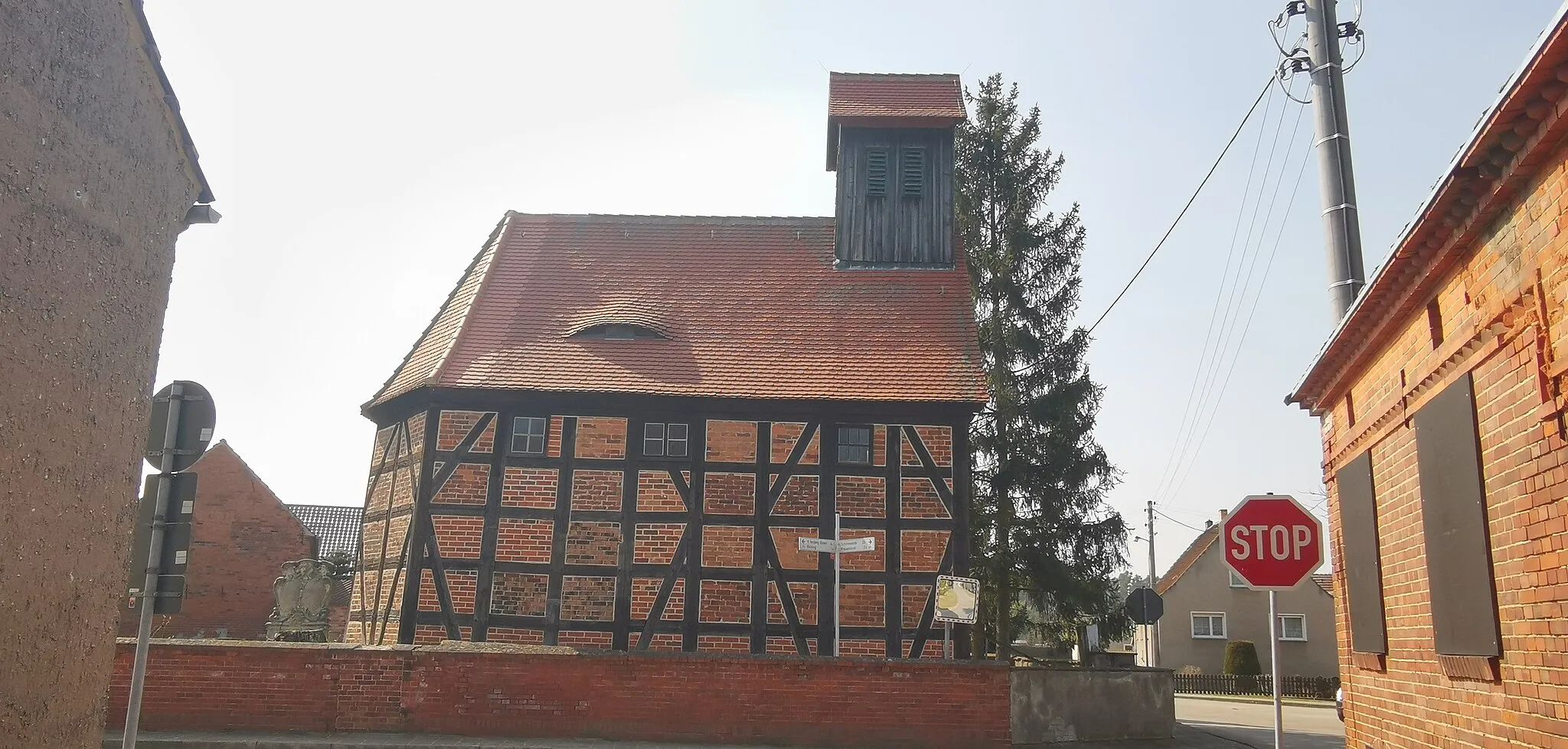 Photo showing: Denkmalgeschützte Dorfkirche in Mahdel