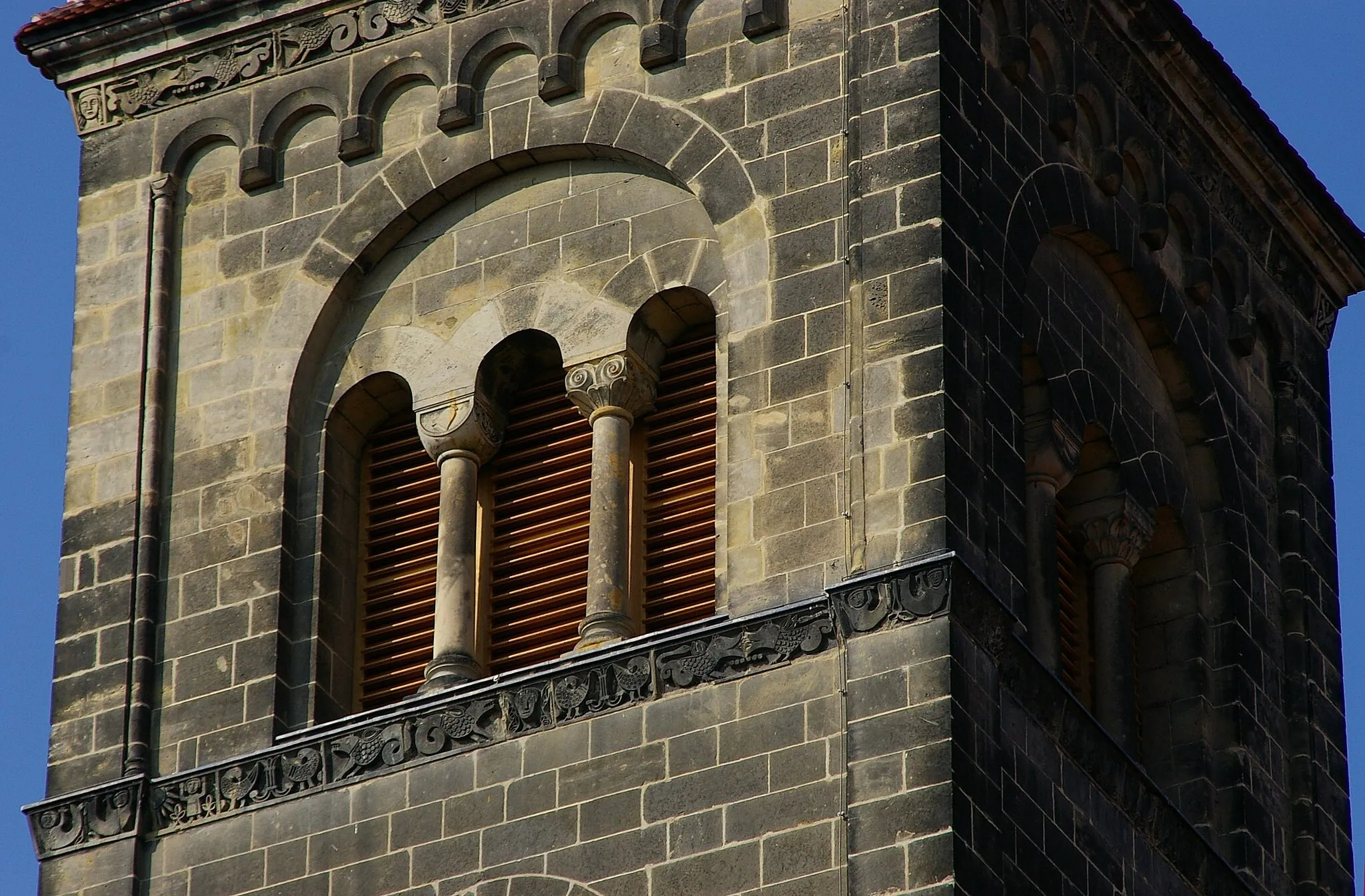 Photo showing: Quedlinburg - Stiftskirche - Turmdetail mit Fries