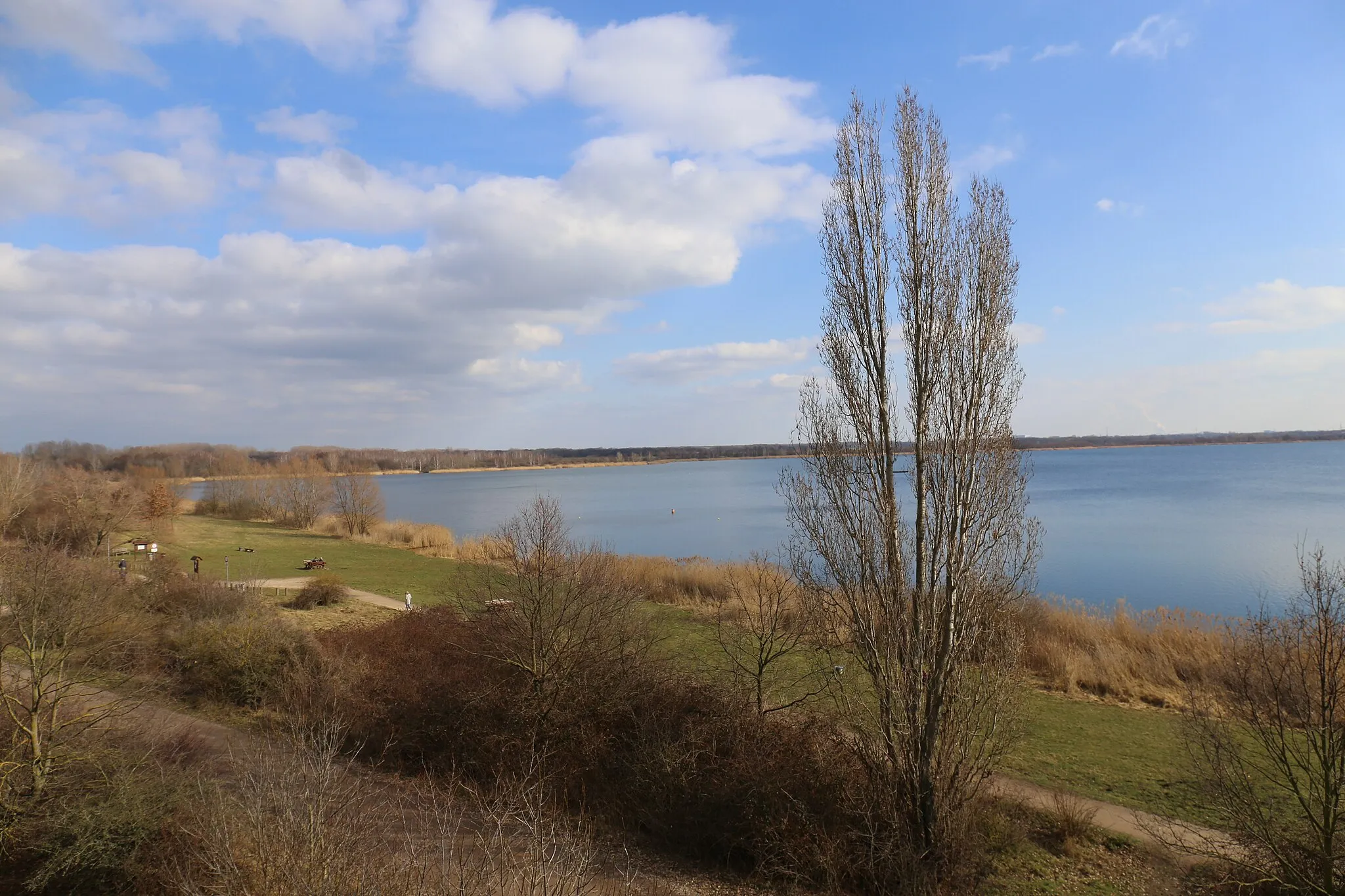 Photo showing: Der Raßnitzer See befindet sich in der Gemeinde Schkopau, Sachsen-Anhalt.