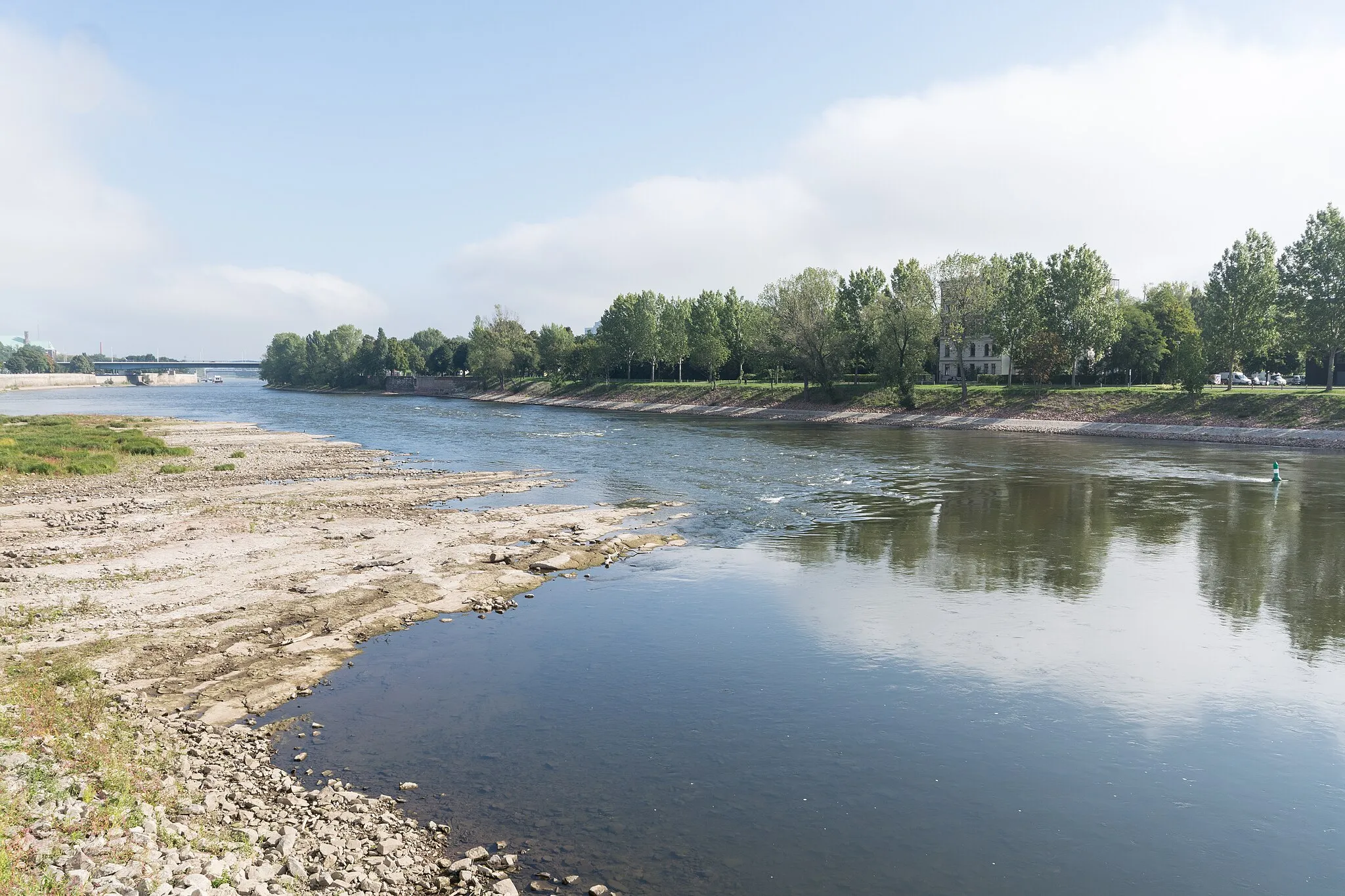 Photo showing: 'Domfelsen in der Elbe im Stadtgebiet von Magdeburg.