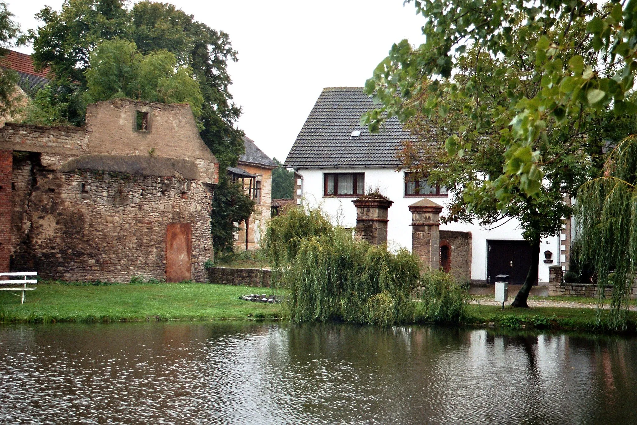 Photo showing: Warmsdorf (Güsten), a part of the moated castle