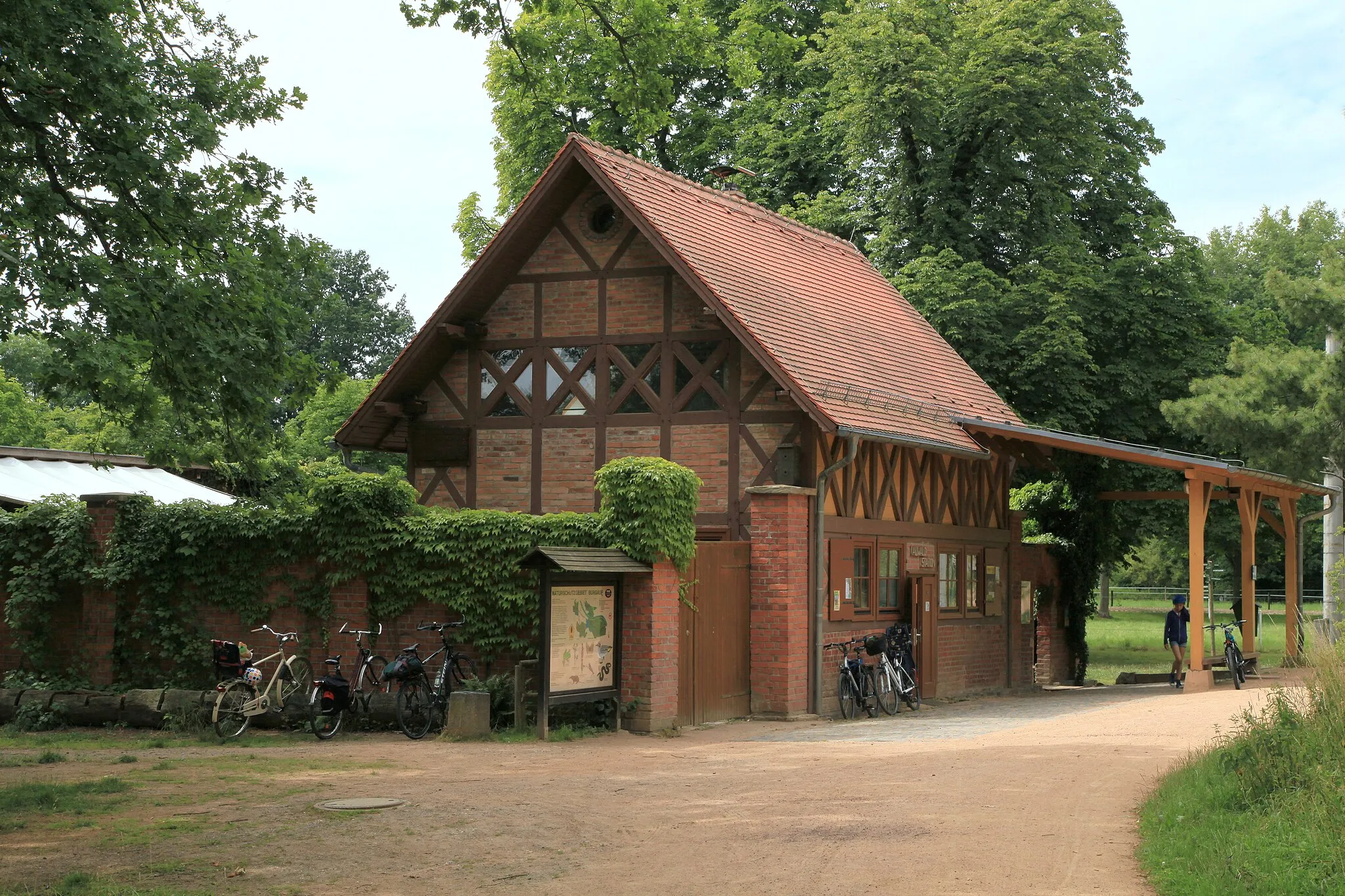 Photo showing: Auwaldstation, ehem. Stellmacherei der Lützschenaer Gutsanlage, Schloßweg 11 in Leipzig