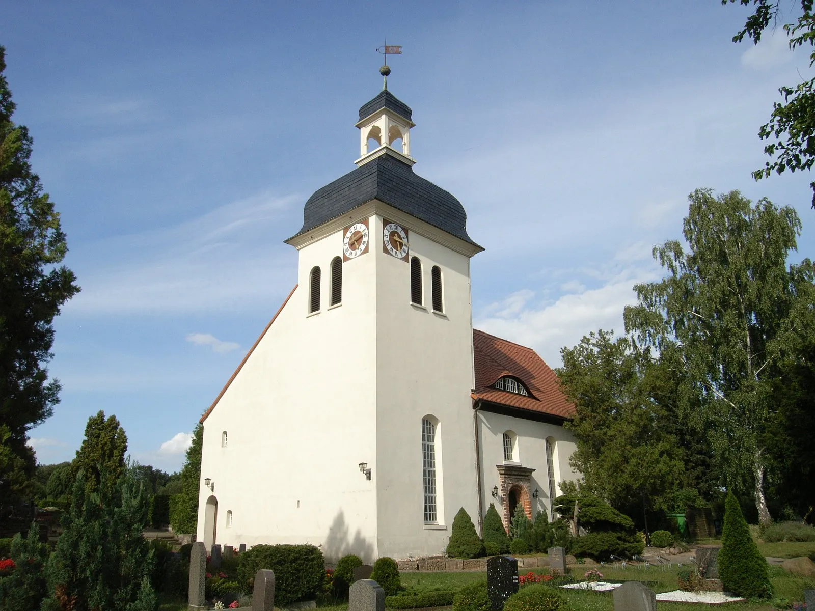 Photo showing: Dessau-Törten,Kirche St. Peter