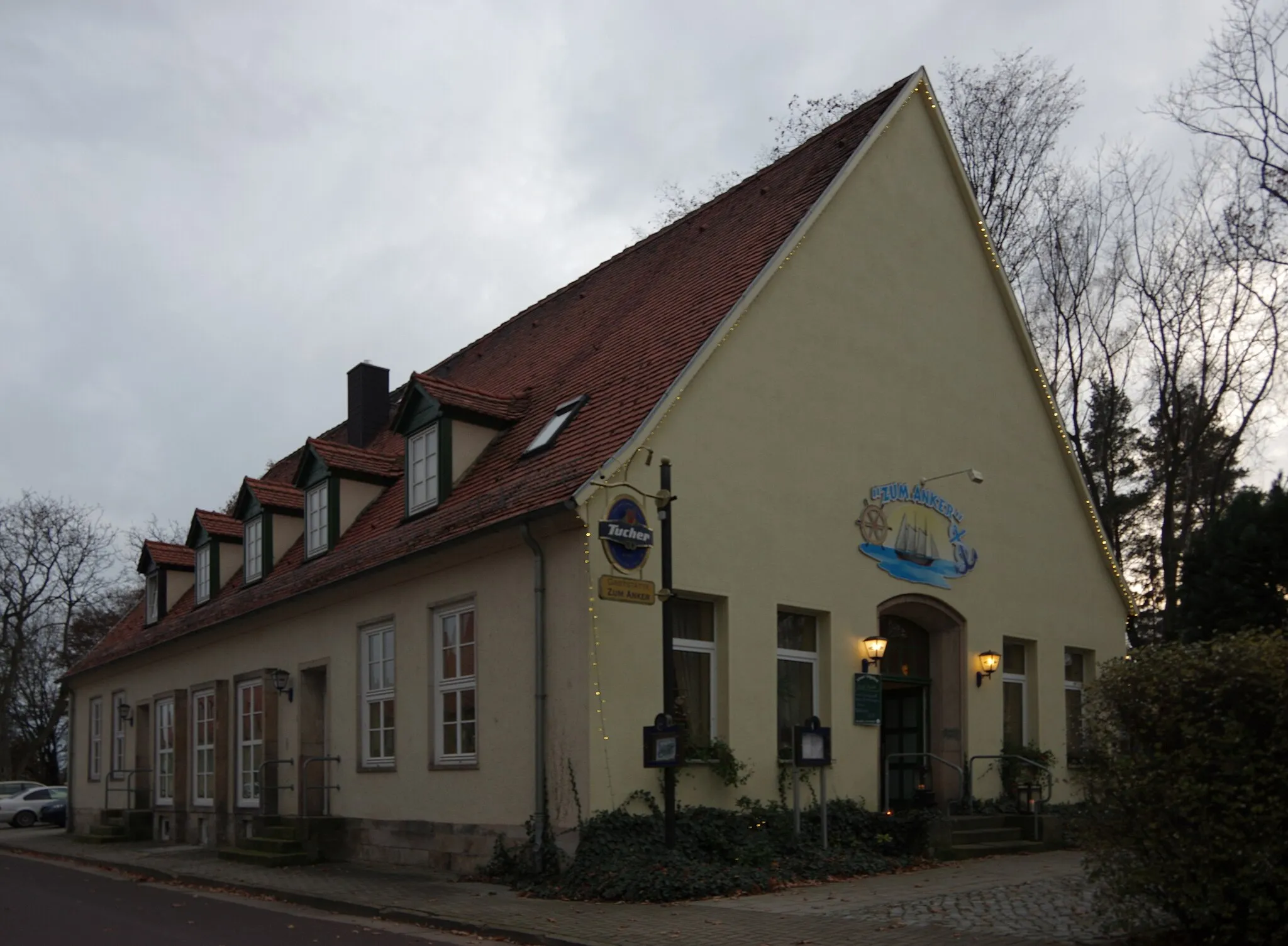 Photo showing: Magedburg, Ortsteil Barlebener See. Die Gaststätte ist Teil der Siedlung Schiffshebewerk und ist denkmalgeschützt.
