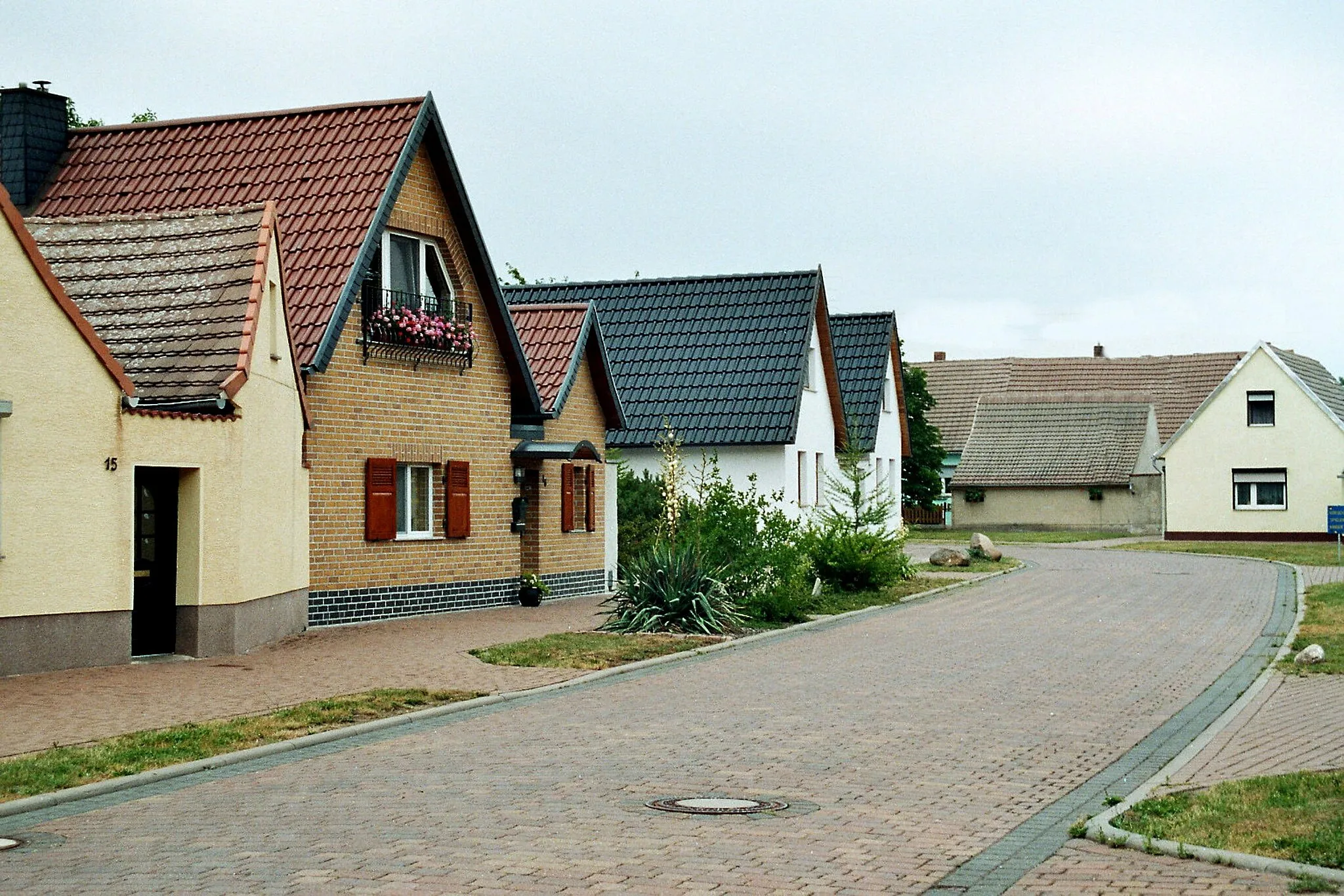 Photo showing: Cörmigk (Könnern), the Lange Straße, eastern part