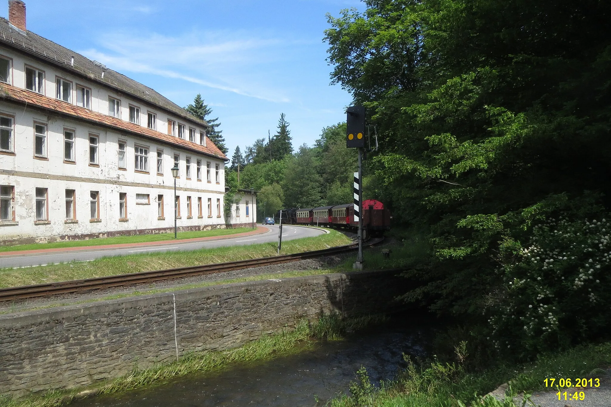 Photo showing: A departure from Alexisbad