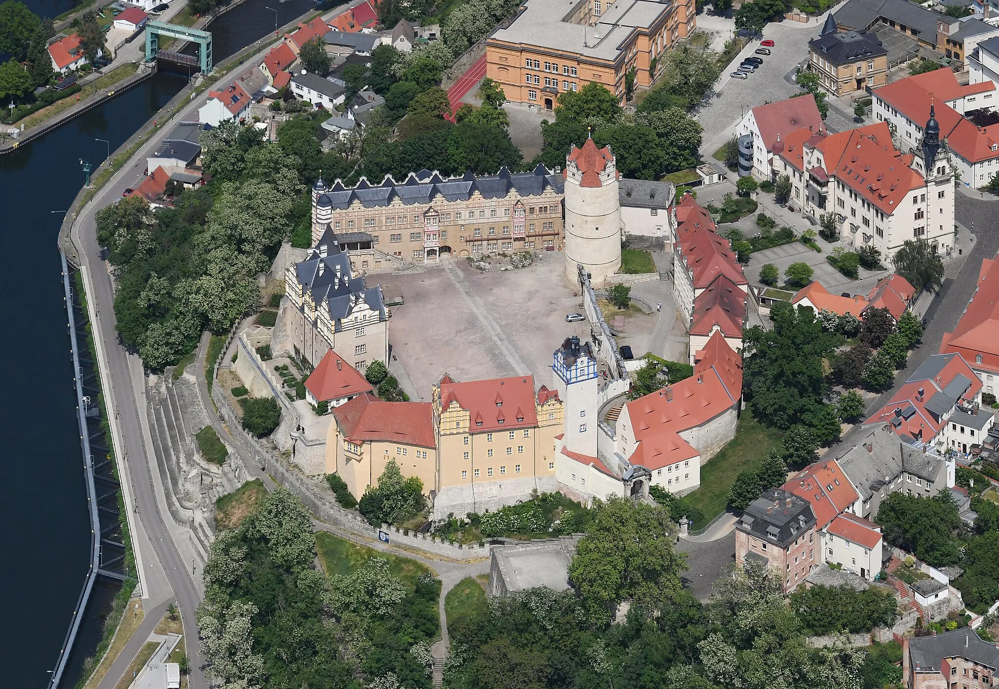 Photo showing: This is a picture of the Saxony-Anhalt Kulturdenkmal (cultural heritage monument) with the ID