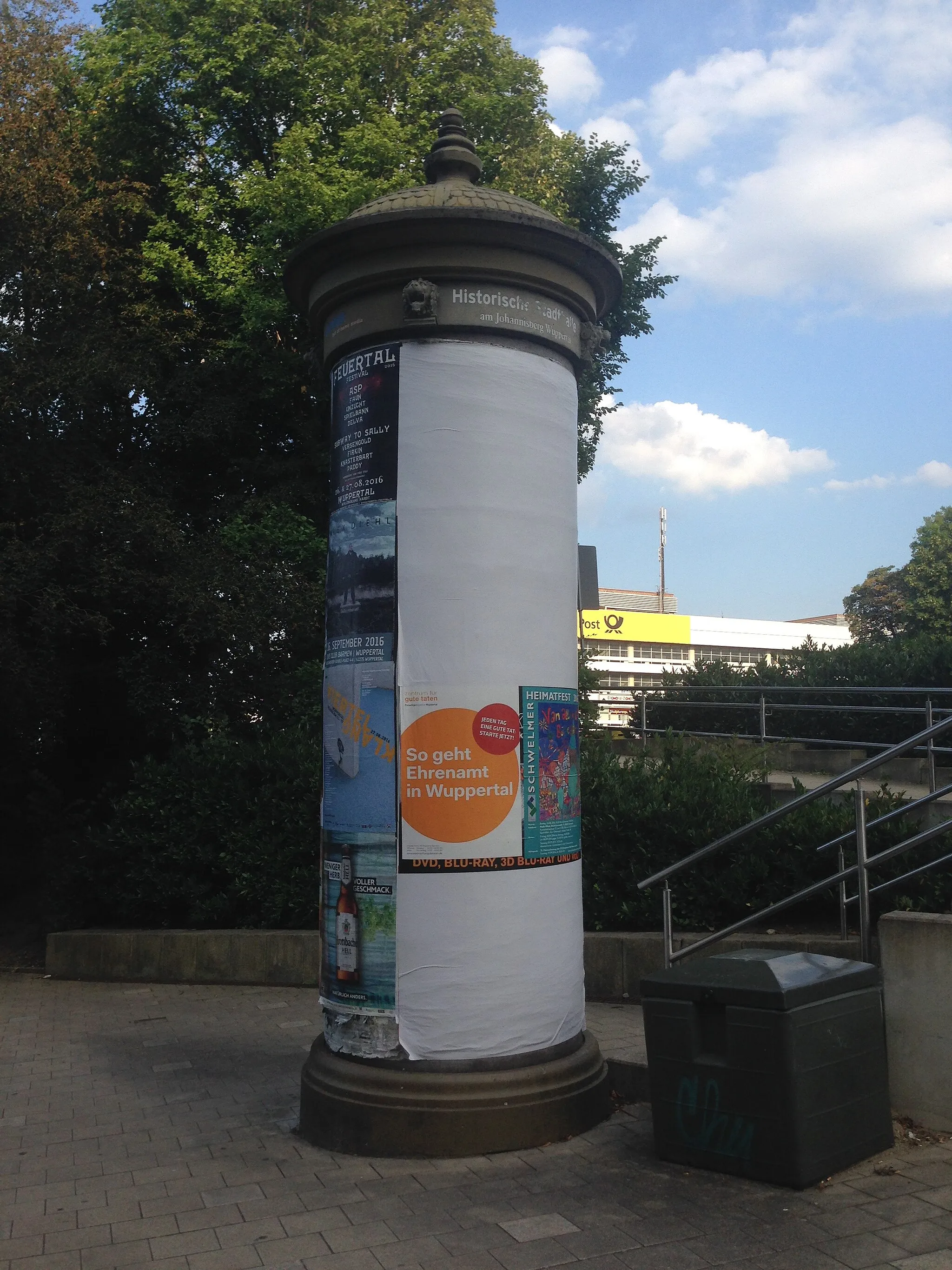 Photo showing: Litfaßsäule am Johannisberg in Wuppertal-Elberfeld