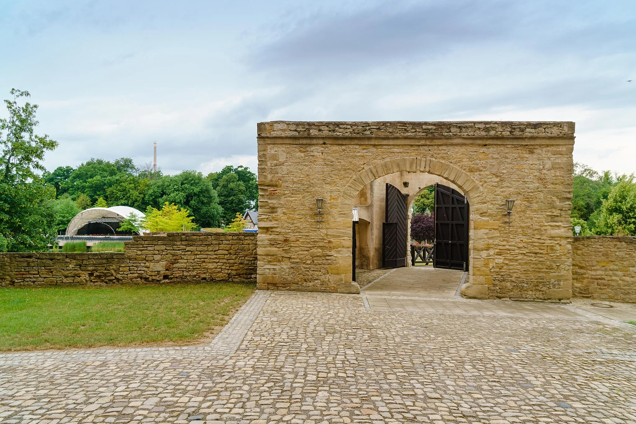 Photo showing: Richtung Westsüdwest, die Schlossanlage entstand zwischen 1657 und 1667 im frühbarocken Stil.