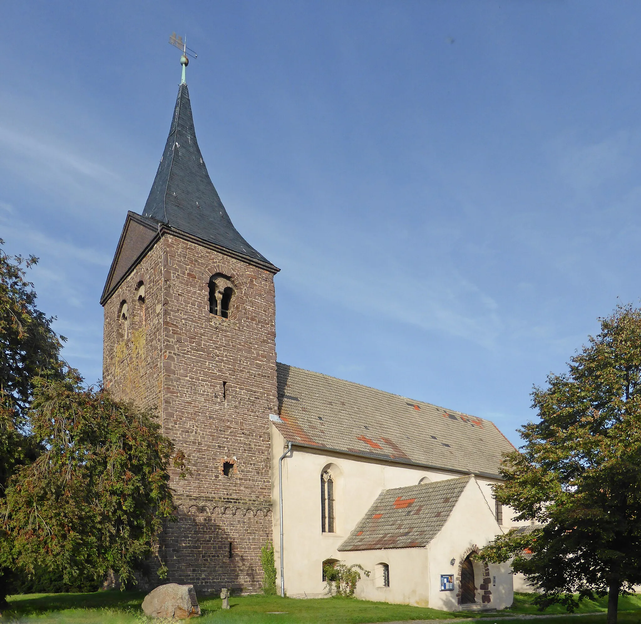 Photo showing: Kirche St. Peter und Paul in Niederndodeleben.