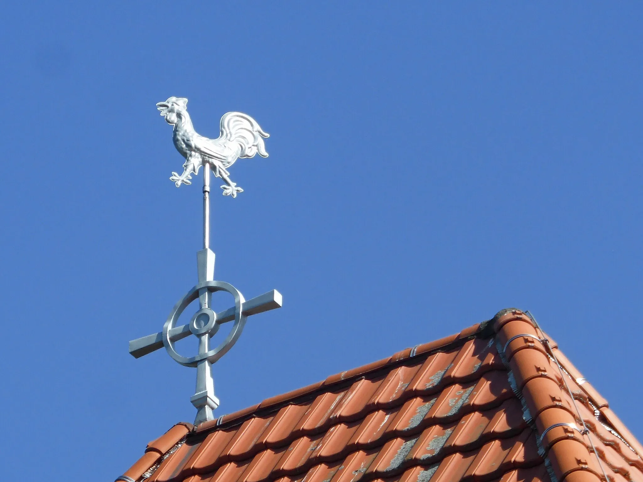 Photo showing: Turmspitze der St.-Norbert-Kirche in Schermcke.