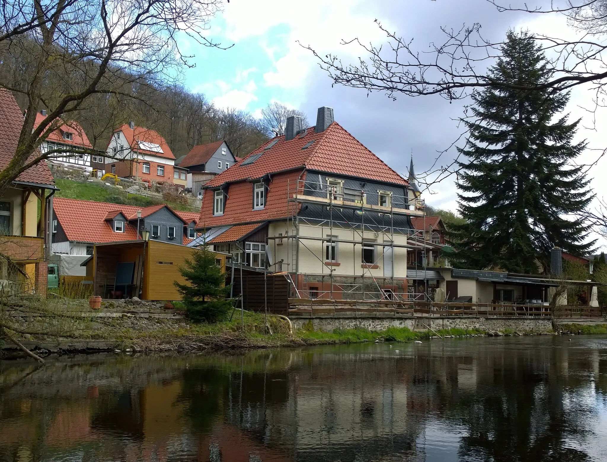 Photo showing: Altenbrak (Stadt Thale, Landkreis Harz; Sachsen-Anhalt) Gebäude Sankt Ritter 3 von der Bode-Seite