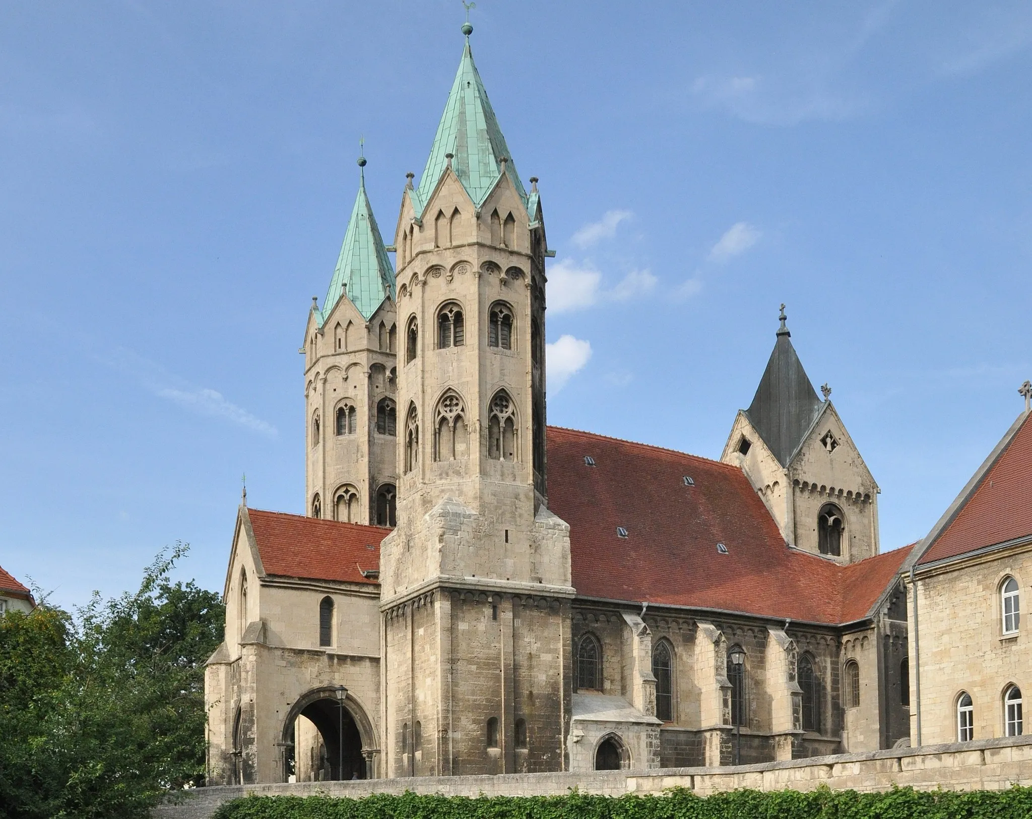 Photo showing: Freyburg Marienkirche, Ansicht von Süden