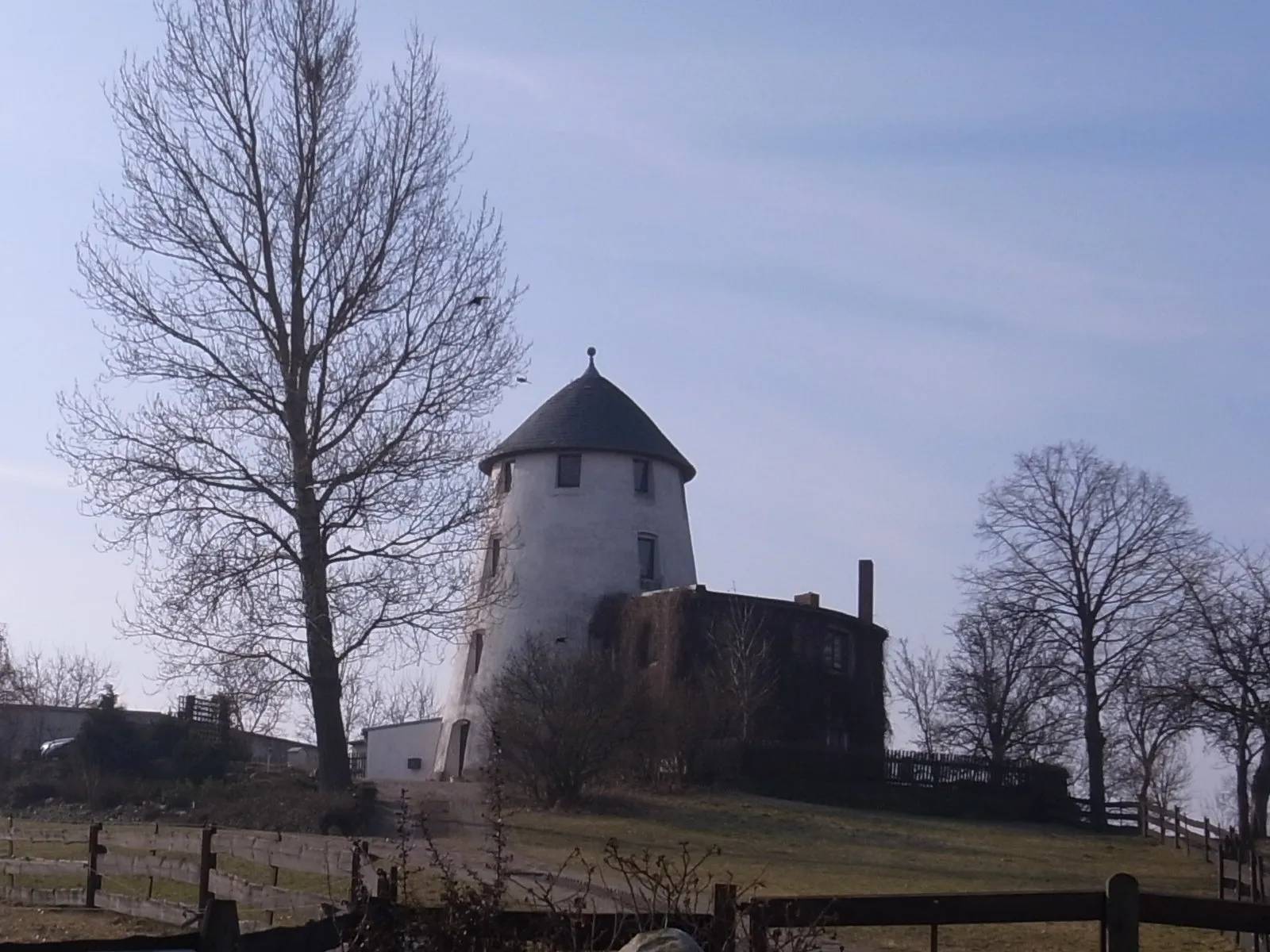 Photo showing: Crüchern, Windmühle