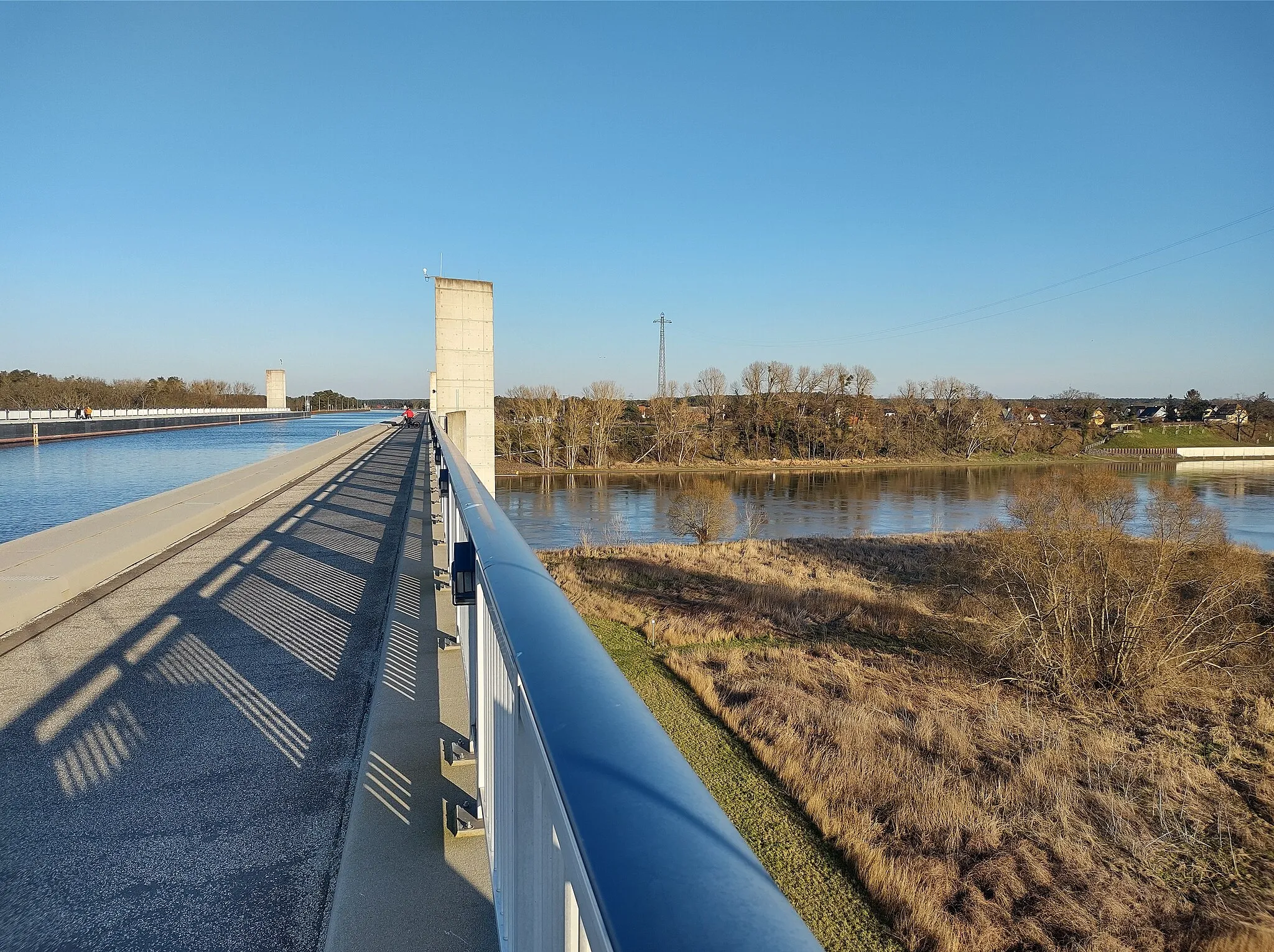 Photo showing: Magdeburg waterway junction