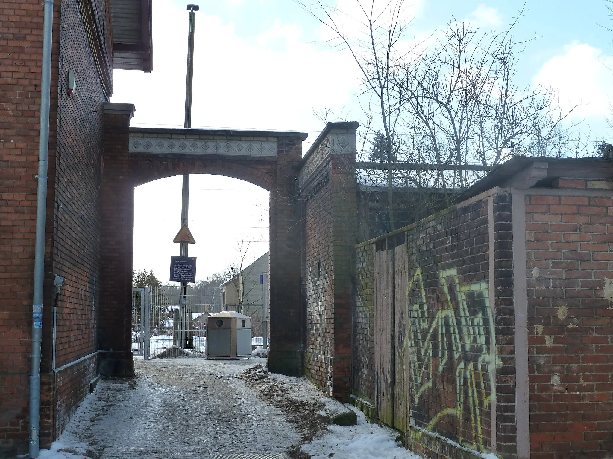 Photo showing: Wiesenburg (Mark) Railway station, access to platforms