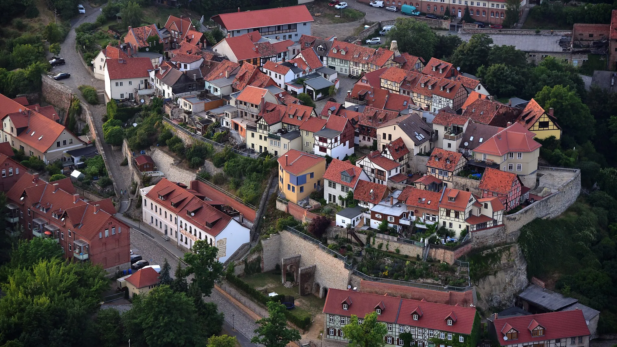 Photo showing: Münzenberg (Quedlinburg), Luftaufnahme (2017)