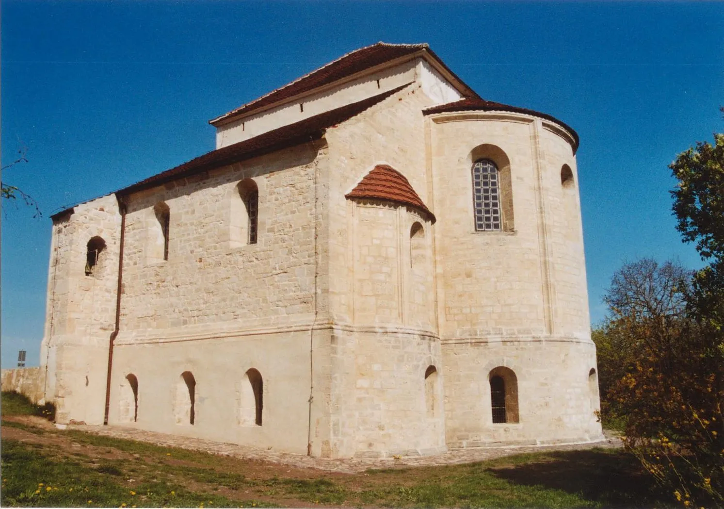 Photo showing: Konradsburg Chor der ehem. Klosterkirche