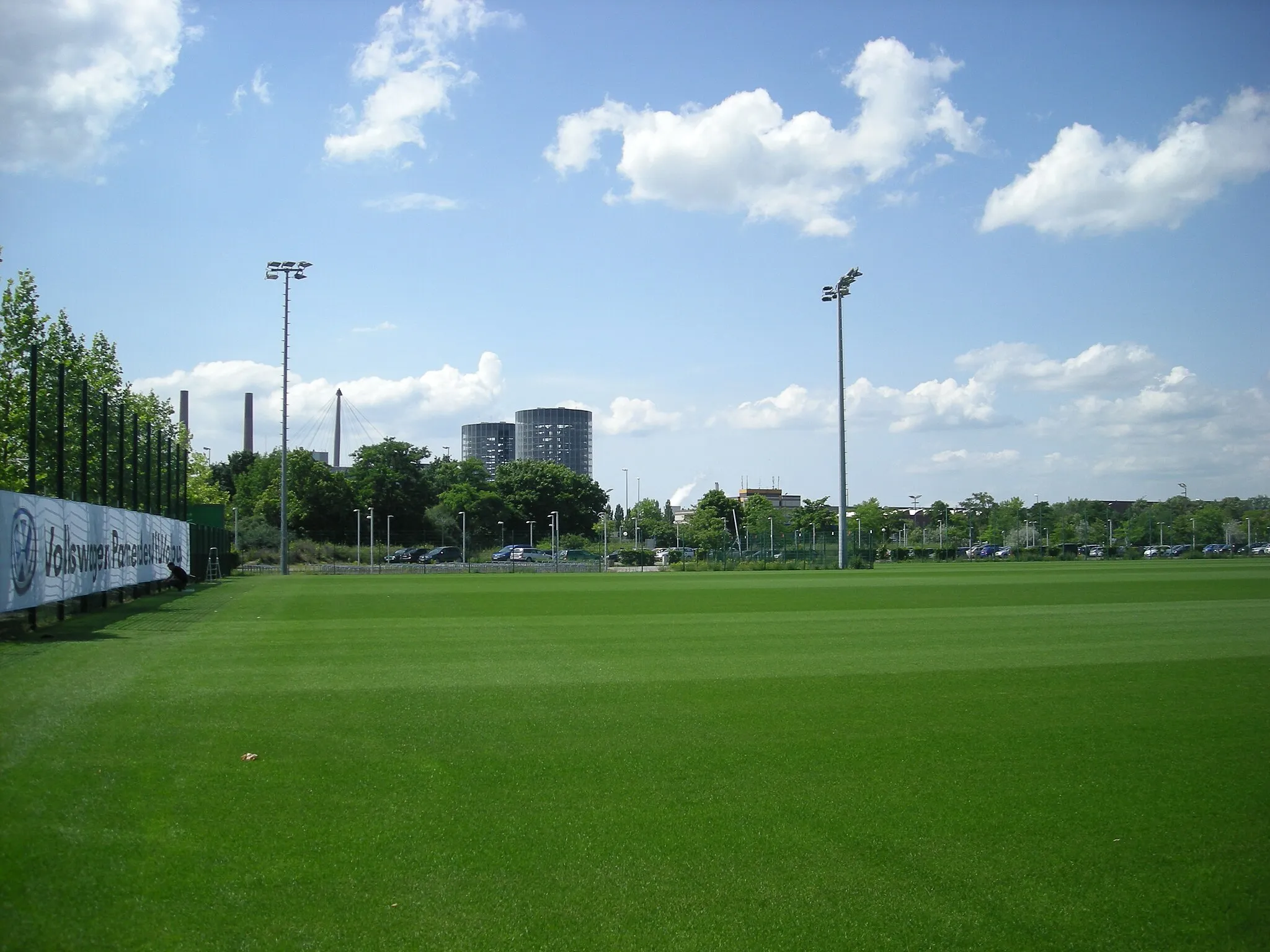 Photo showing: A practice field at Volkswagen Arena in Wolfsburg, Niedersachsen (Germany).