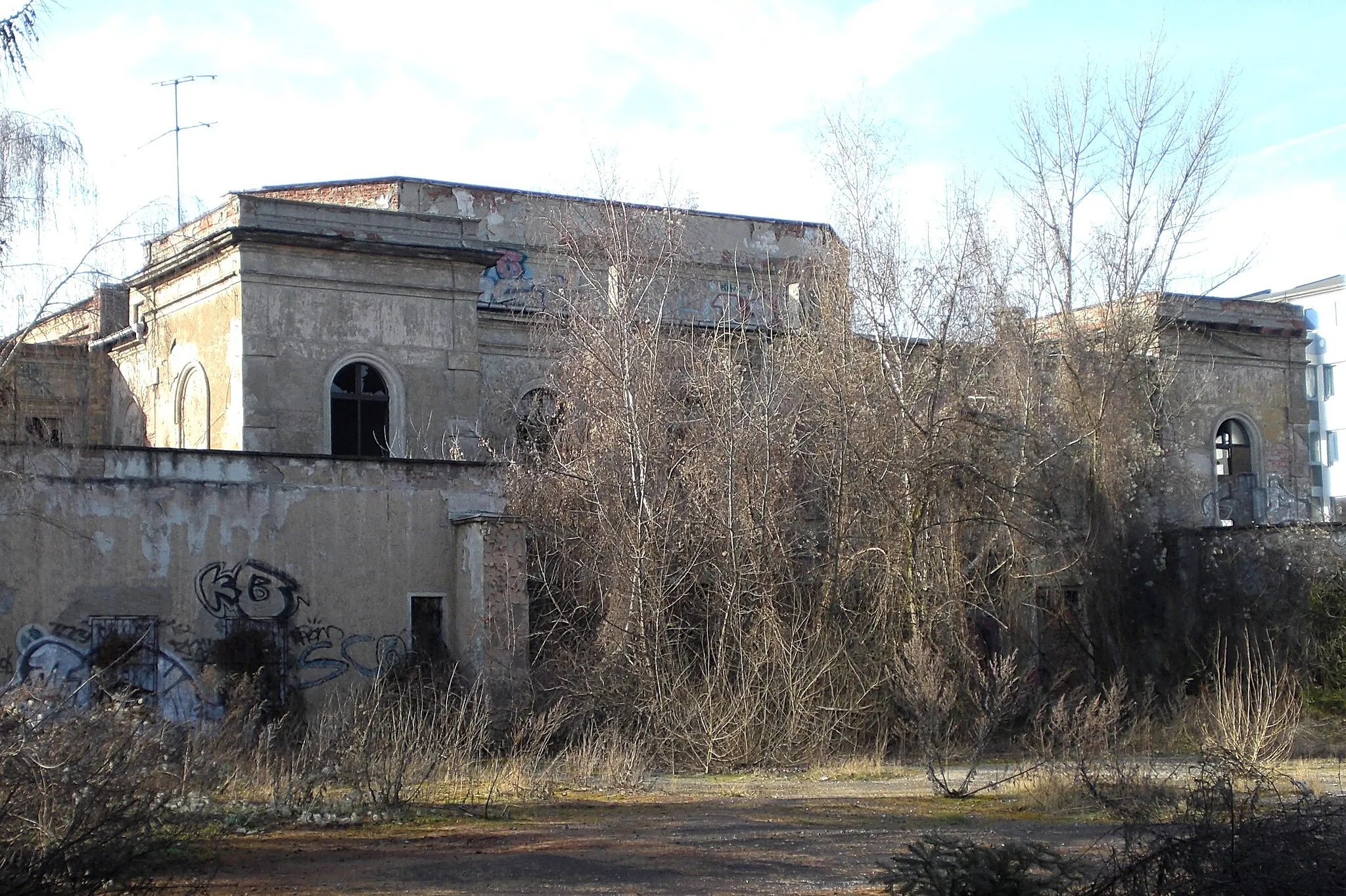 Photo showing: Kristall-Palast Magdeburg, Seite zur Leipziger Straße