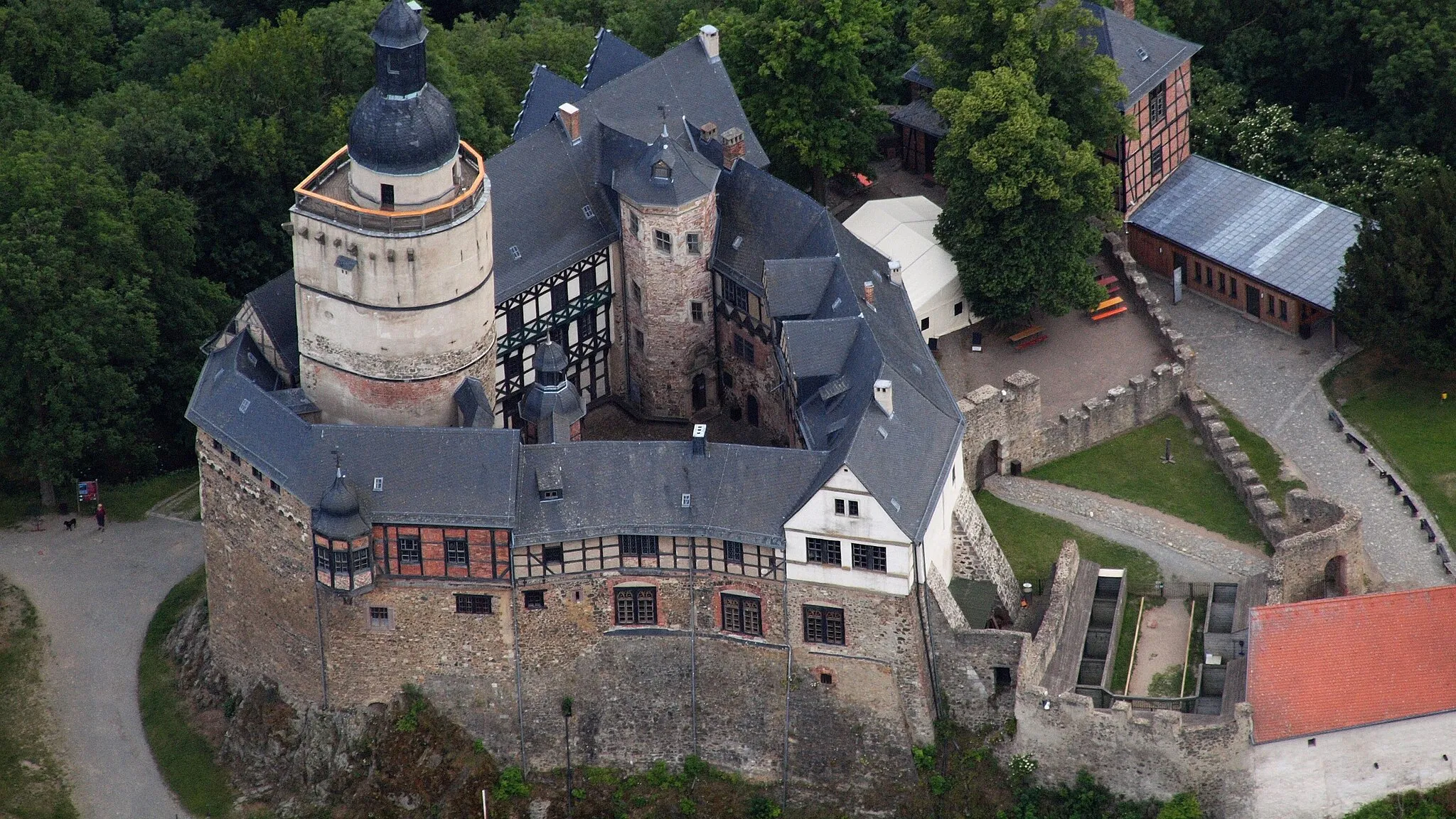 Photo showing: Burg Falkenstein (Harz), Luftaufnahme (2015)