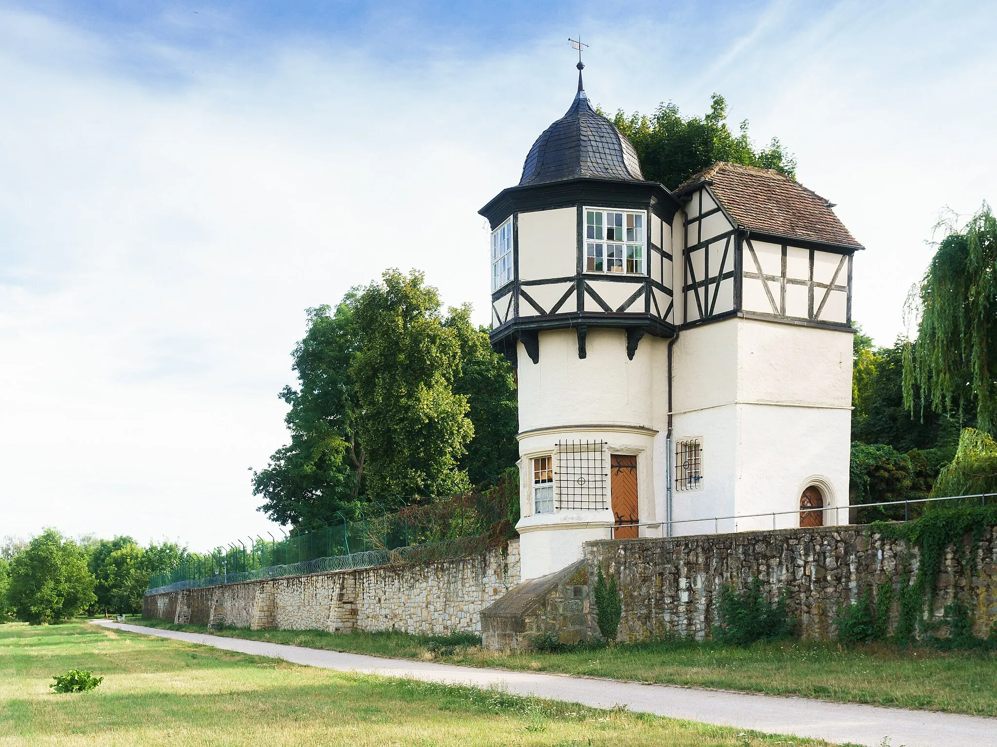 Photo showing: This is a picture of the Saxony-Anhalt Kulturdenkmal (cultural heritage monument) with the ID