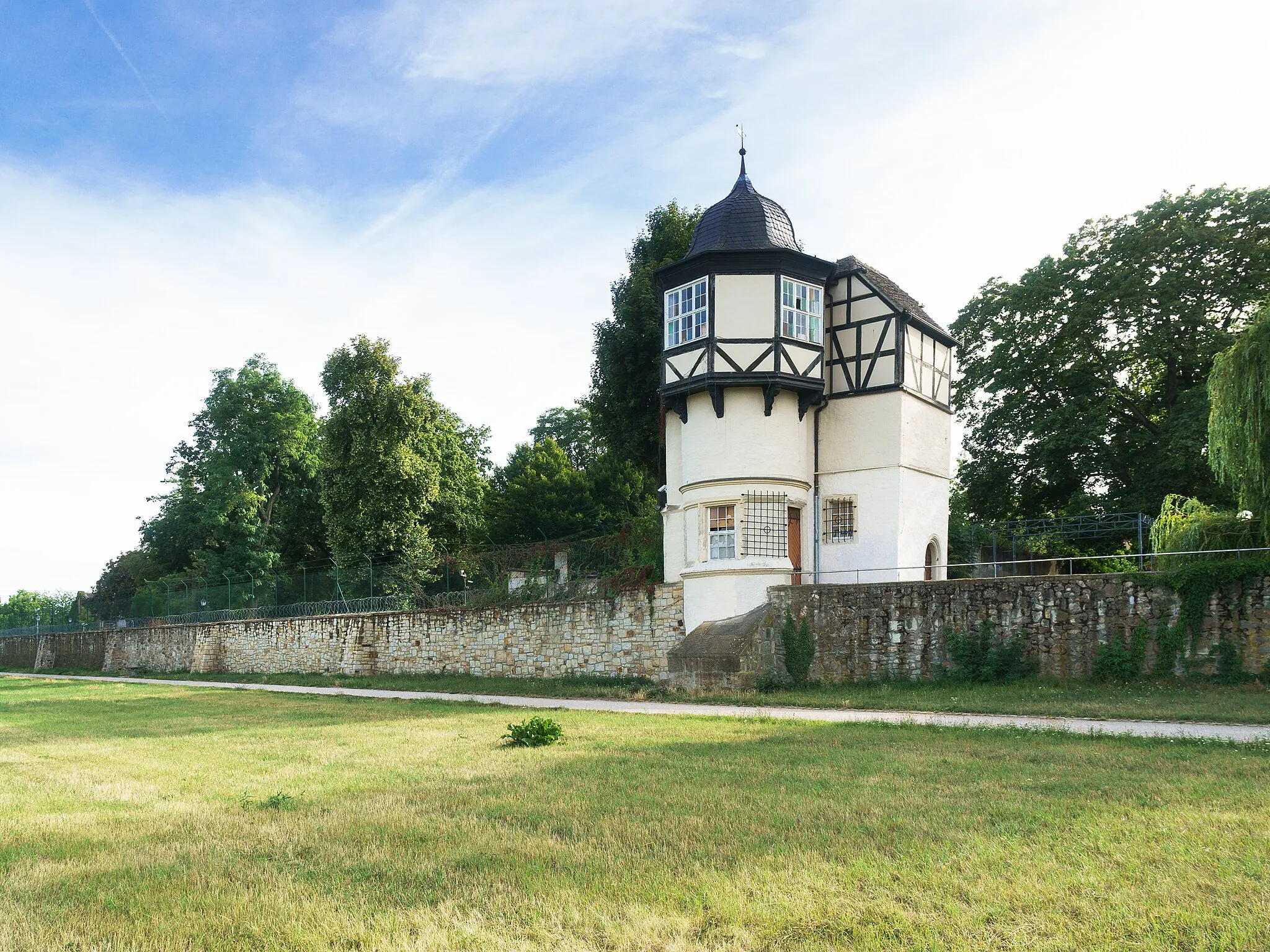 Photo showing: This is a picture of the Saxony-Anhalt Kulturdenkmal (cultural heritage monument) with the ID