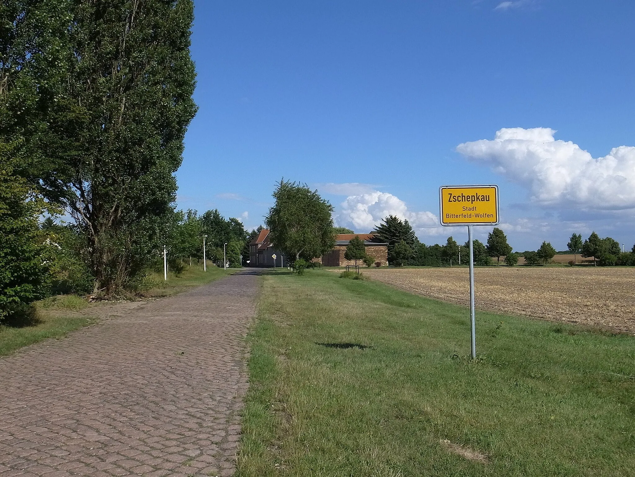 Photo showing: Bitterfeld-Wolfen, Ortsteil Zschepkau, westlicher Ortseingang