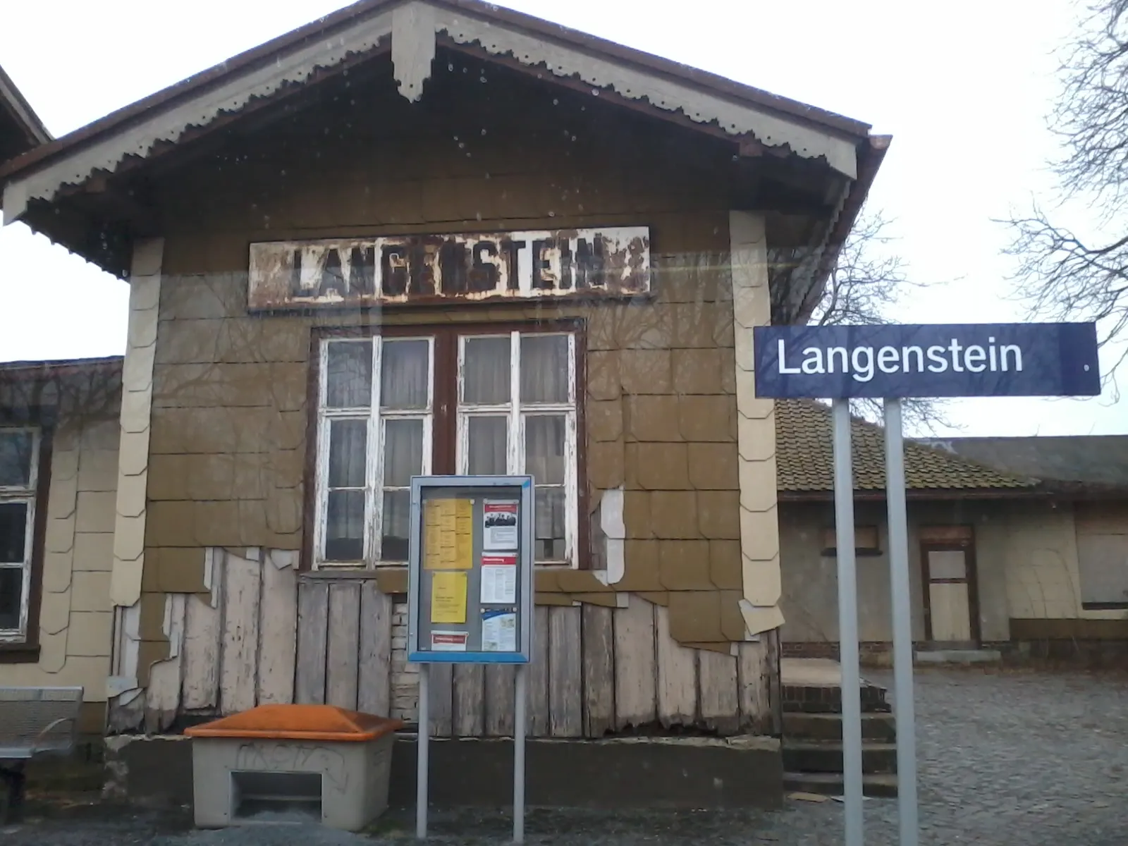 Photo showing: Railway Station Langenstein