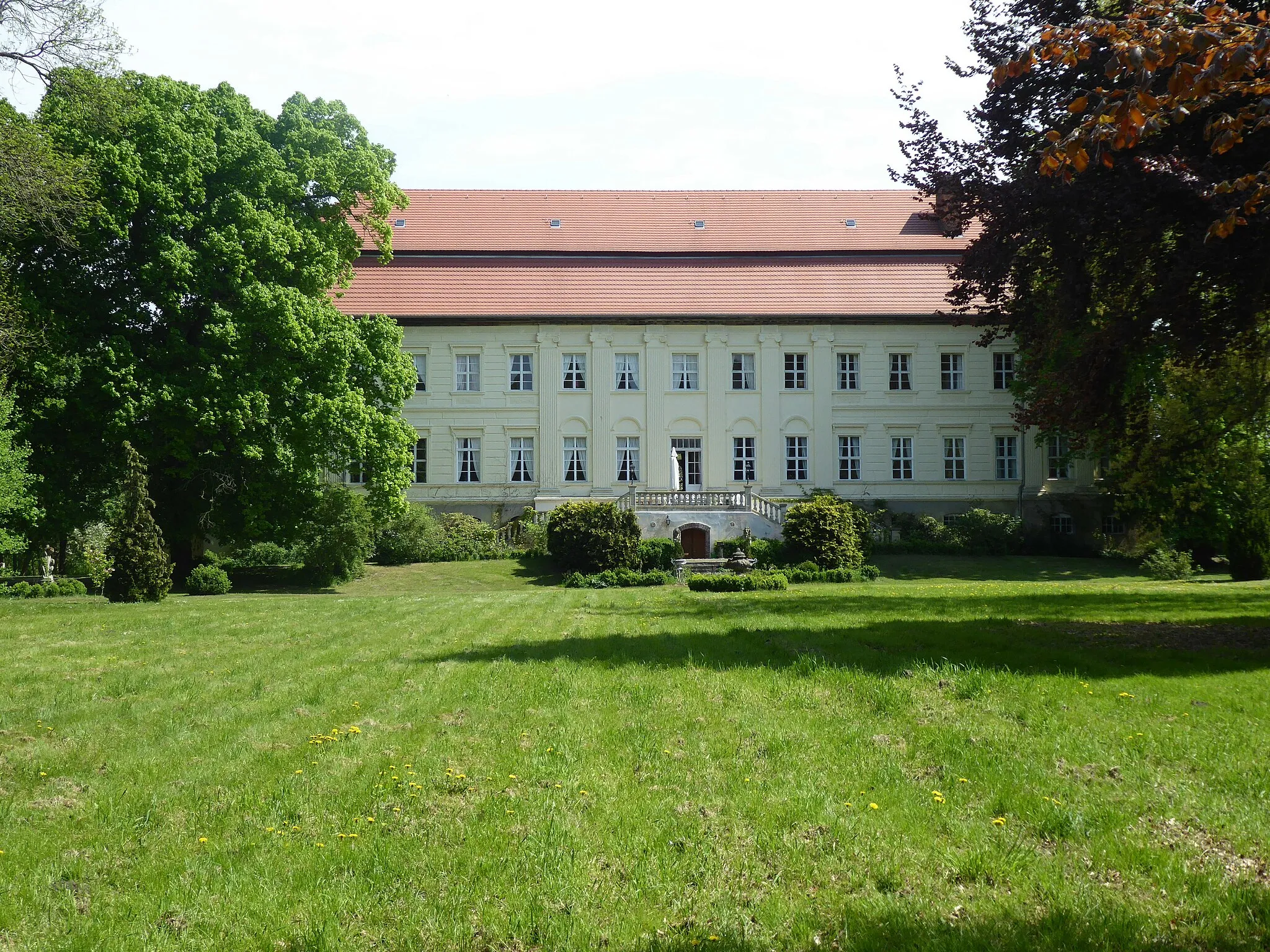 Photo showing: Schloss Dretzel Rückseite