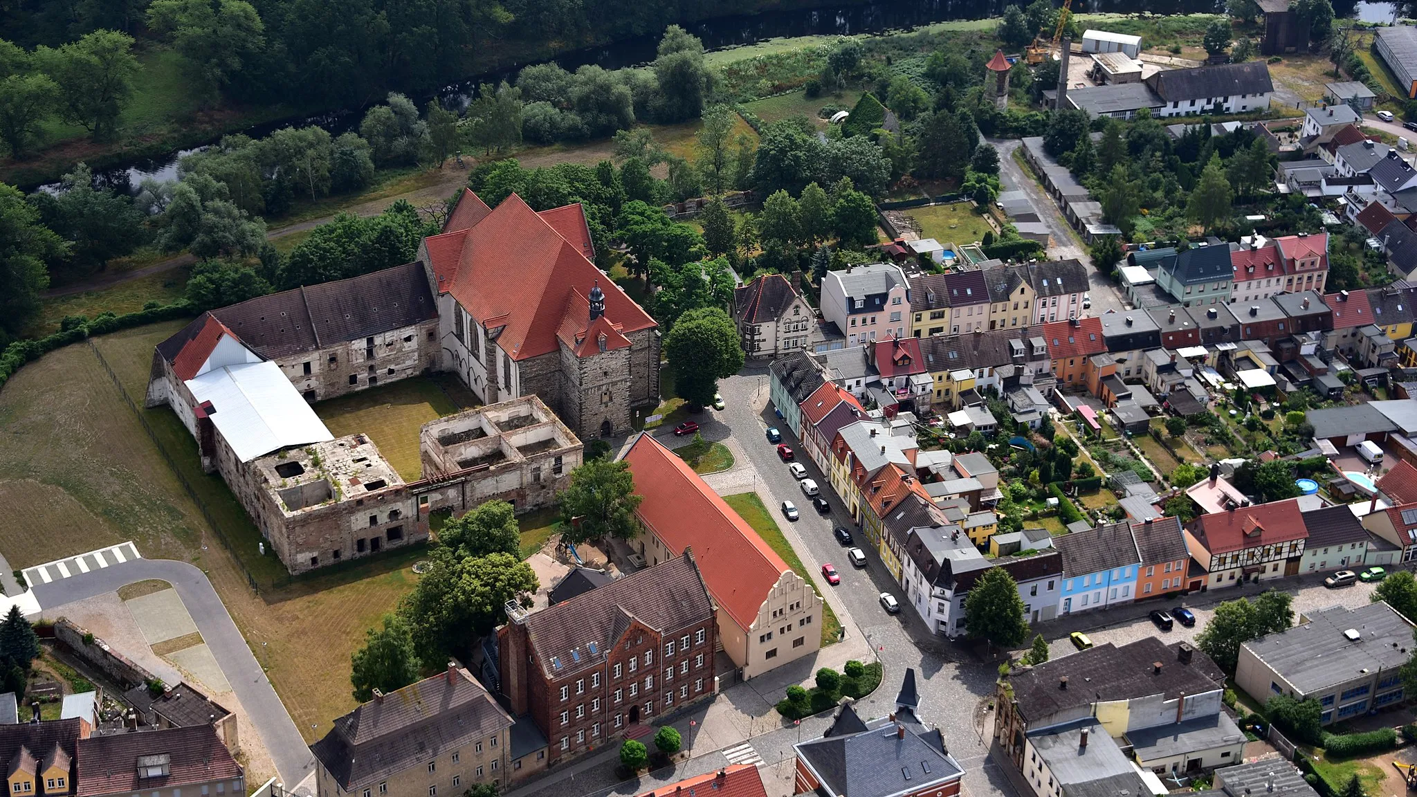 Photo showing: Kloster Nienburg, Luftaufnahme (2017)