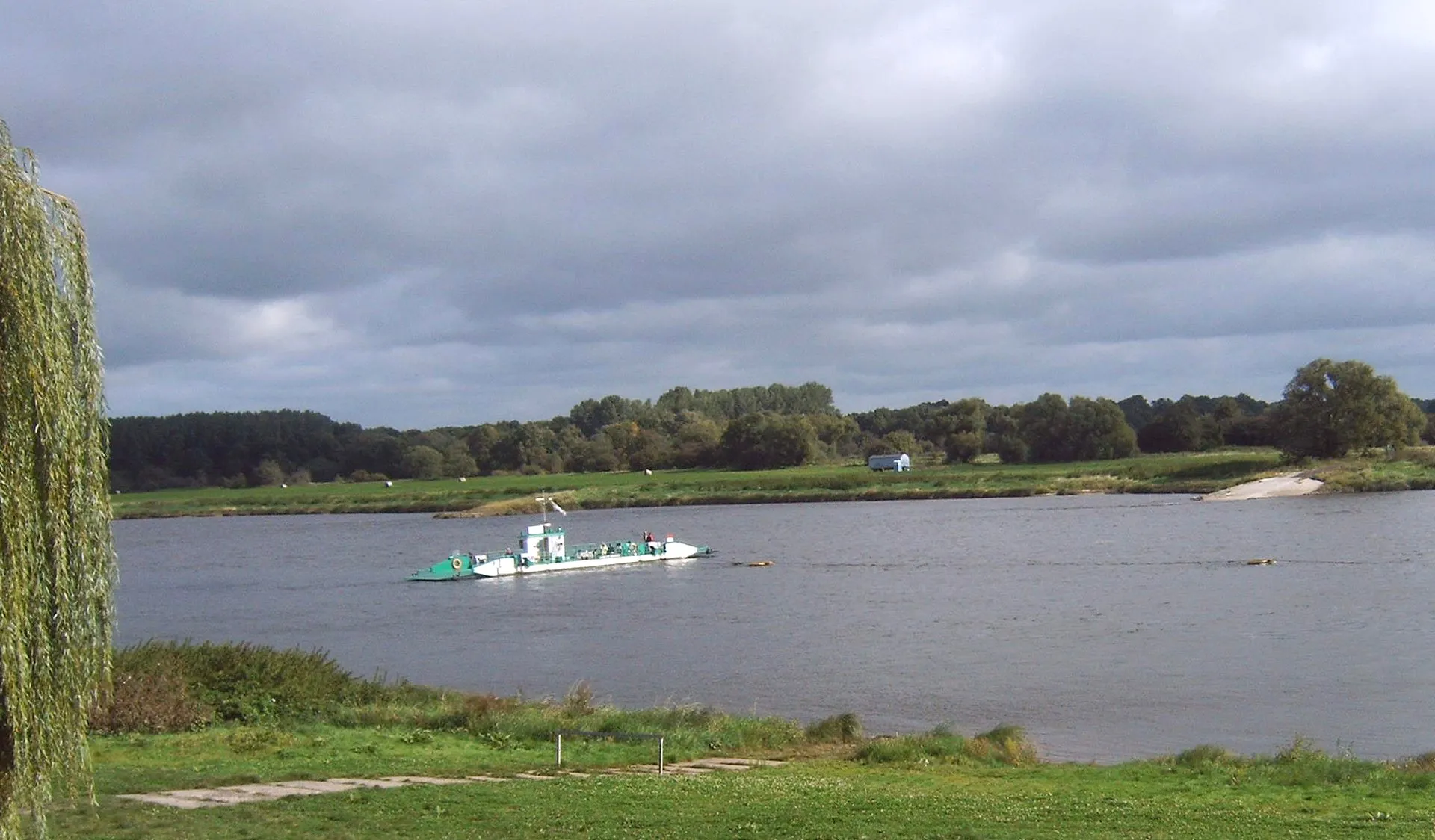 Photo showing: Gierfähre über die Elbe in Westerhüsen, Magdeburg, Sachsen-Anhalt