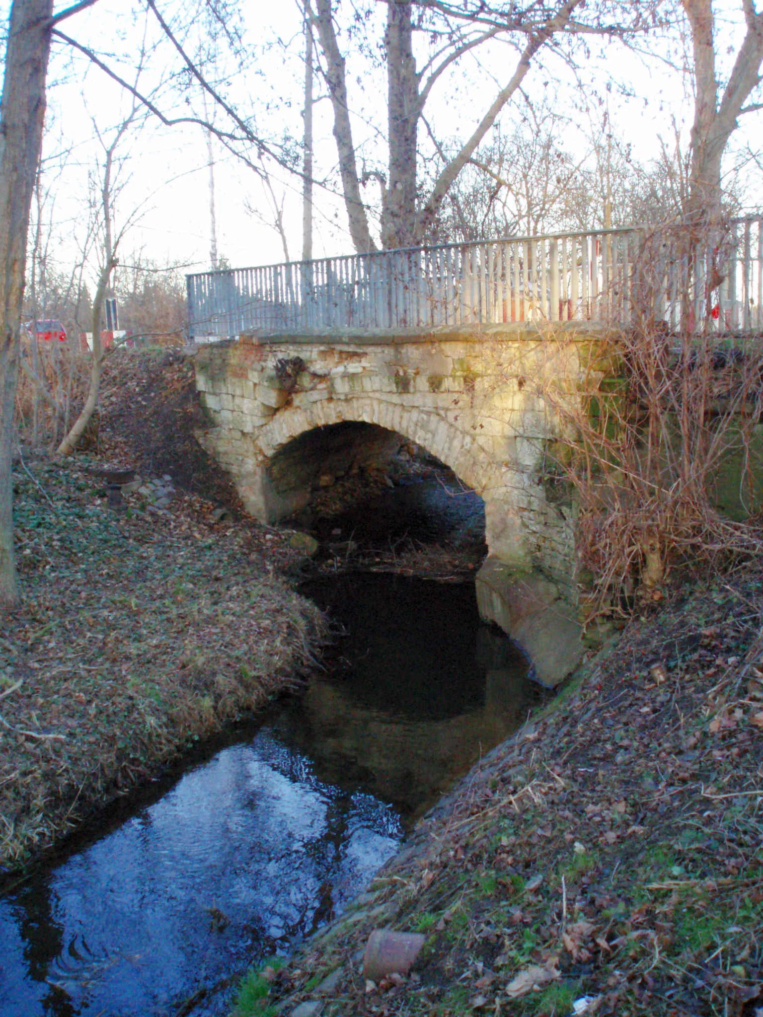 Photo showing: Brücke über den Goldbach. Alte Blankenburger Heerstraße, Halberstadt, Sachsen-Anhalt, Deutschland.