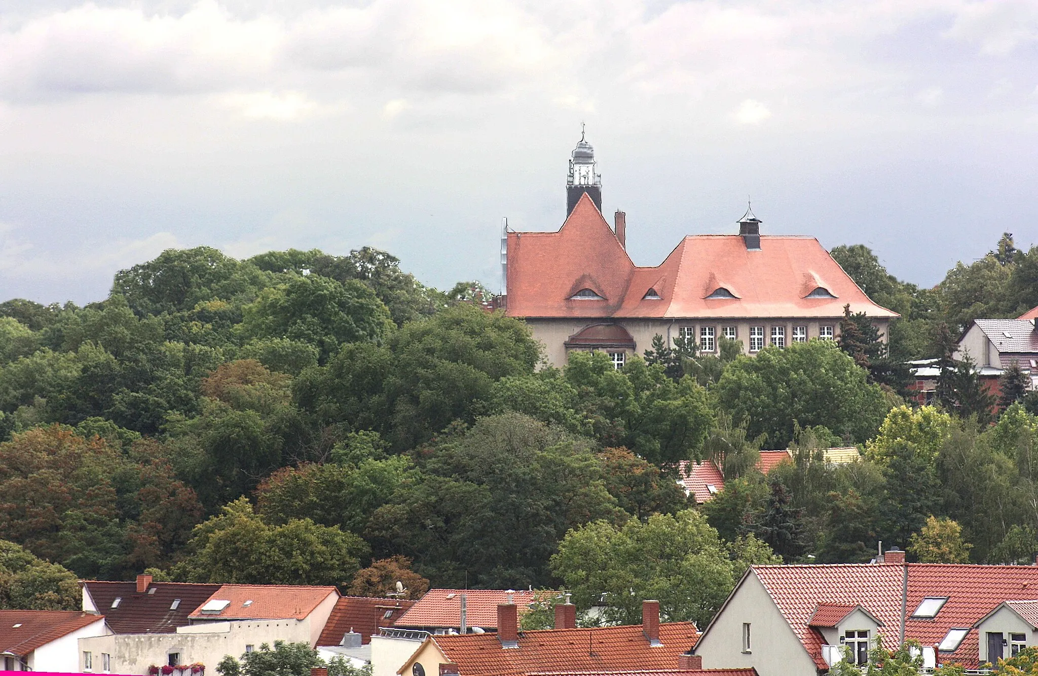 Photo showing: Lutherstadt Eisleben, view to the Geschwister Scholl School