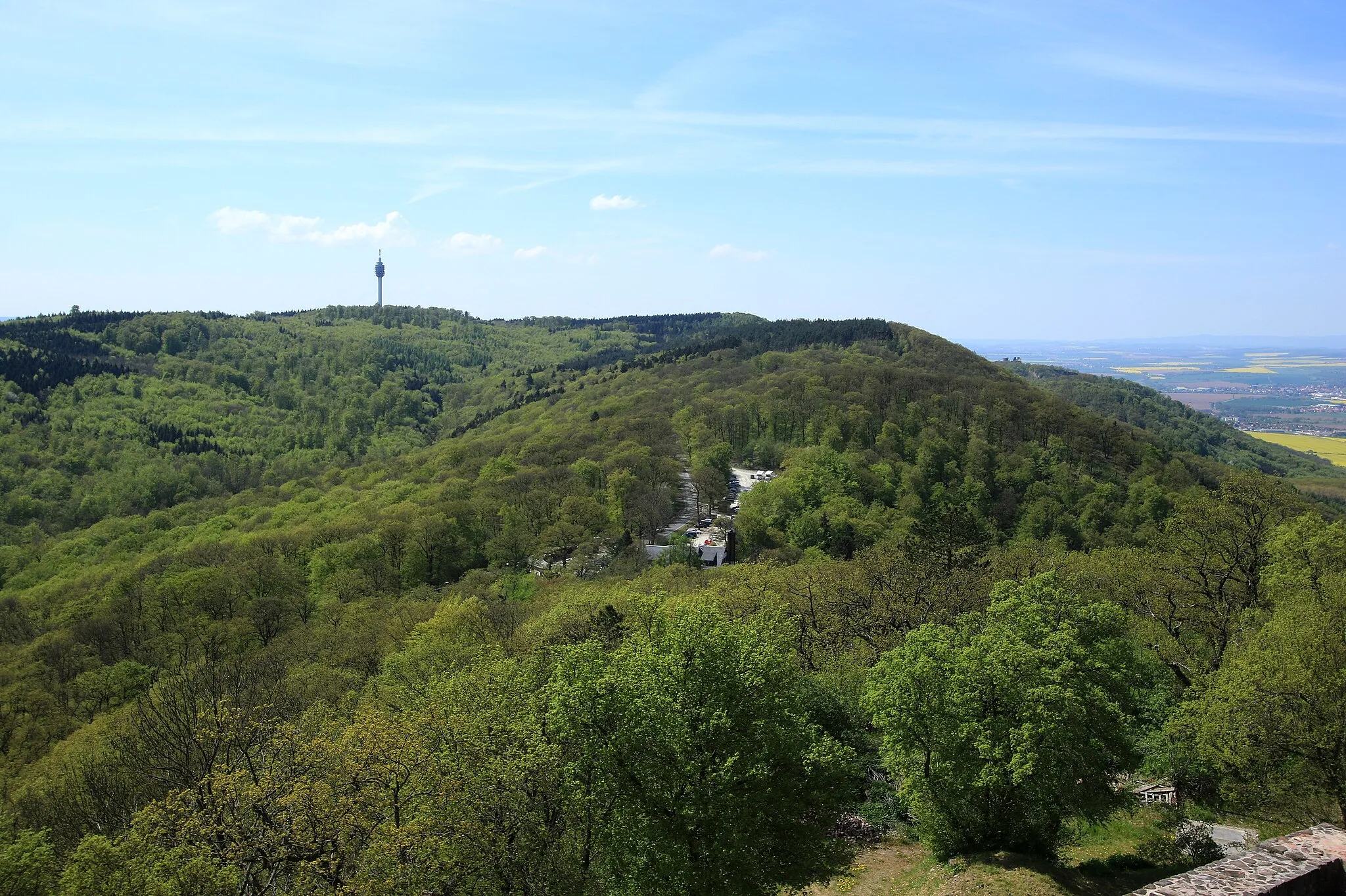 Photo showing: Naturpark Kyffhäuser in Thüringen im Frühling 2016.