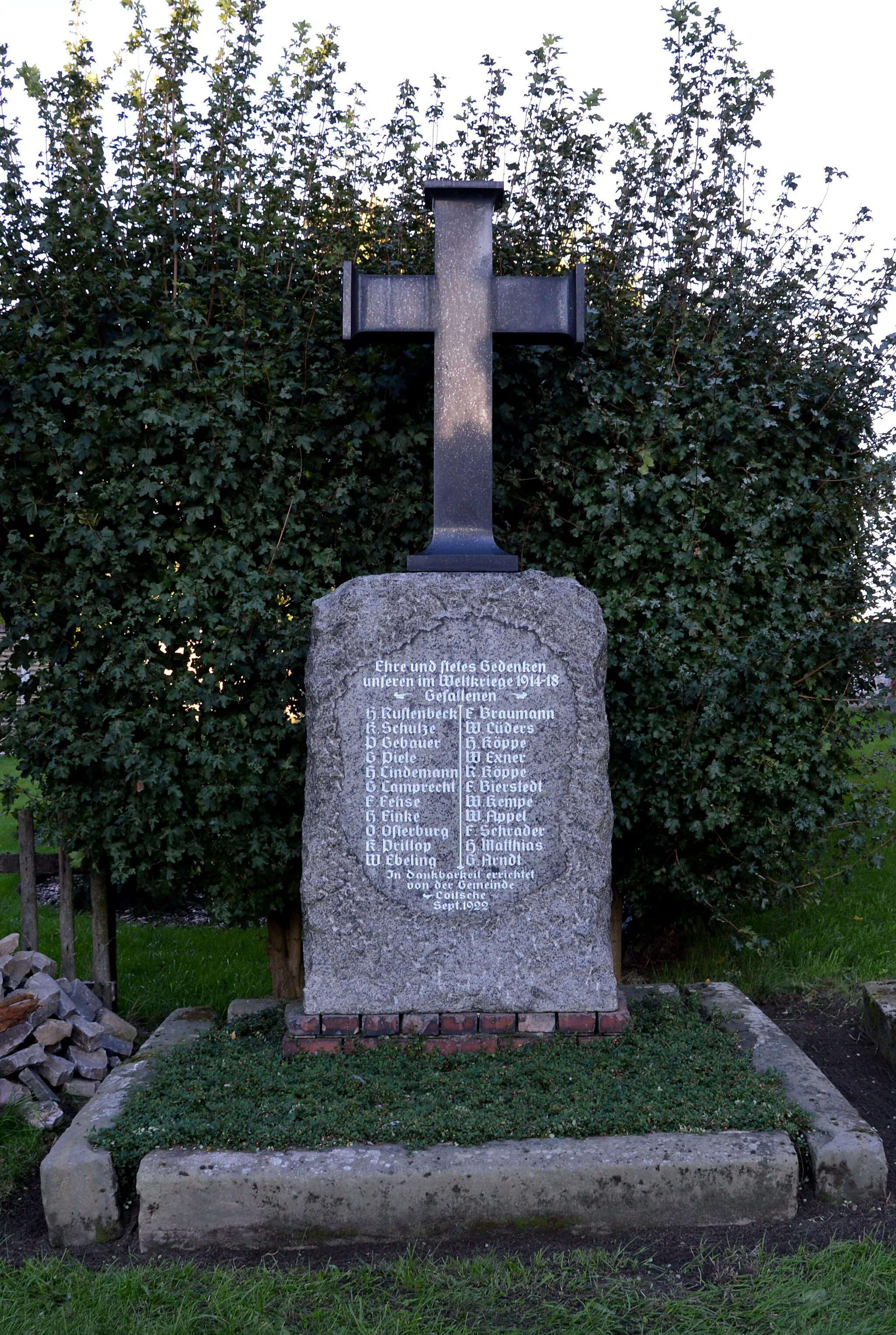 Photo showing: Kriegerdenkmal Loitsche