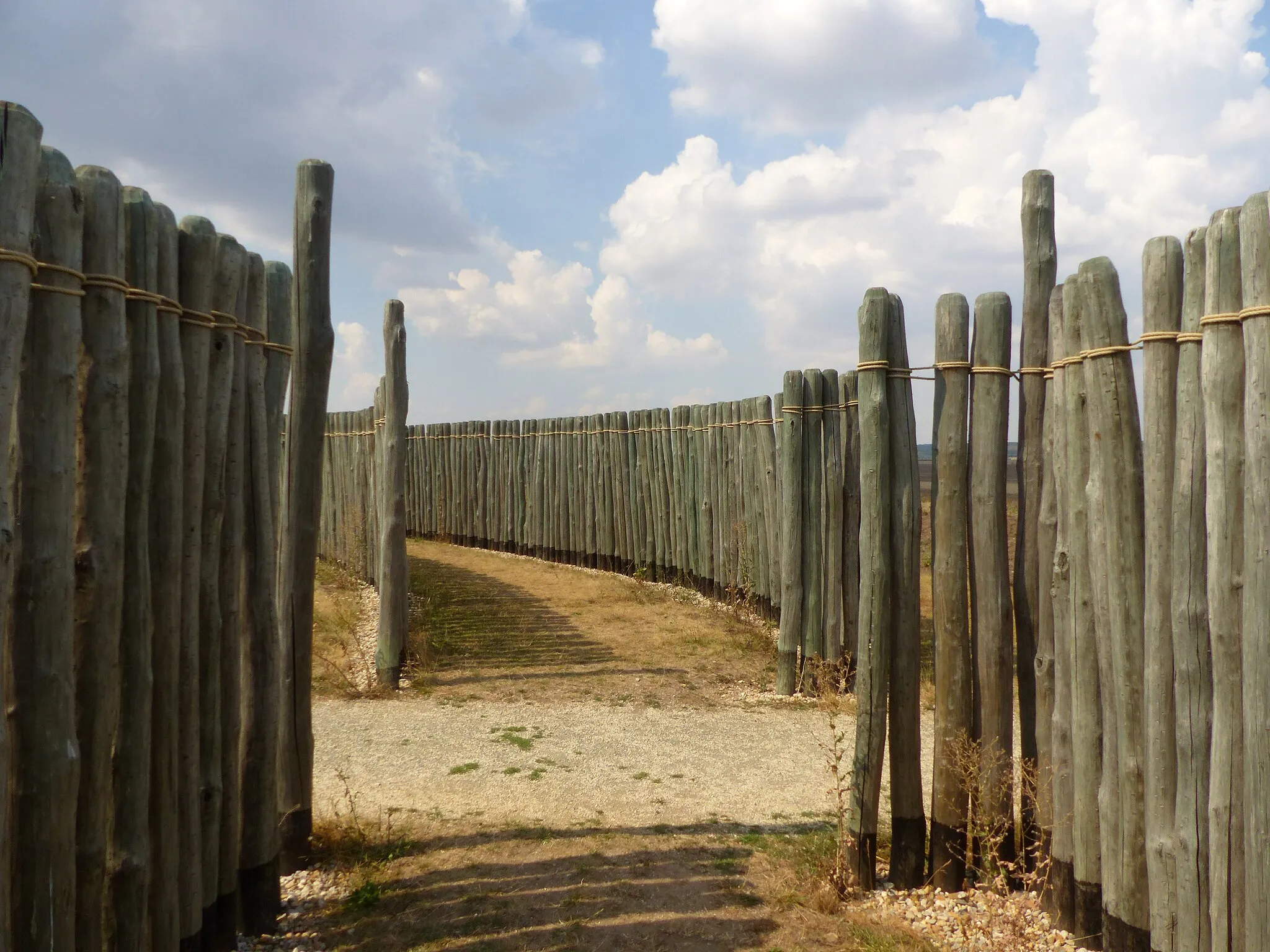 Photo showing: Goseck Circle: The Oldest Known Solar Observatory