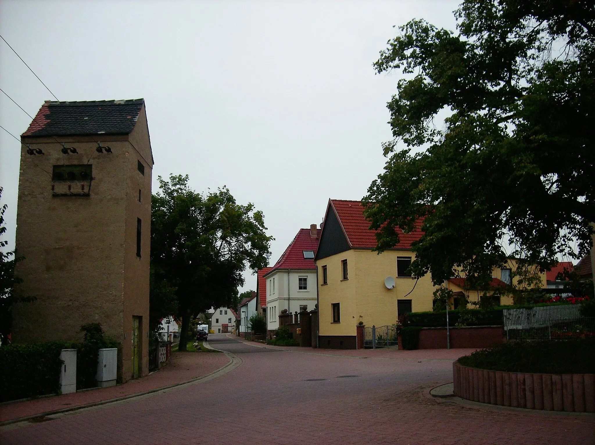Photo showing: Lindenstrasse in Möderau (Petersberg, Saalekreis, Saxony-Anhalt)