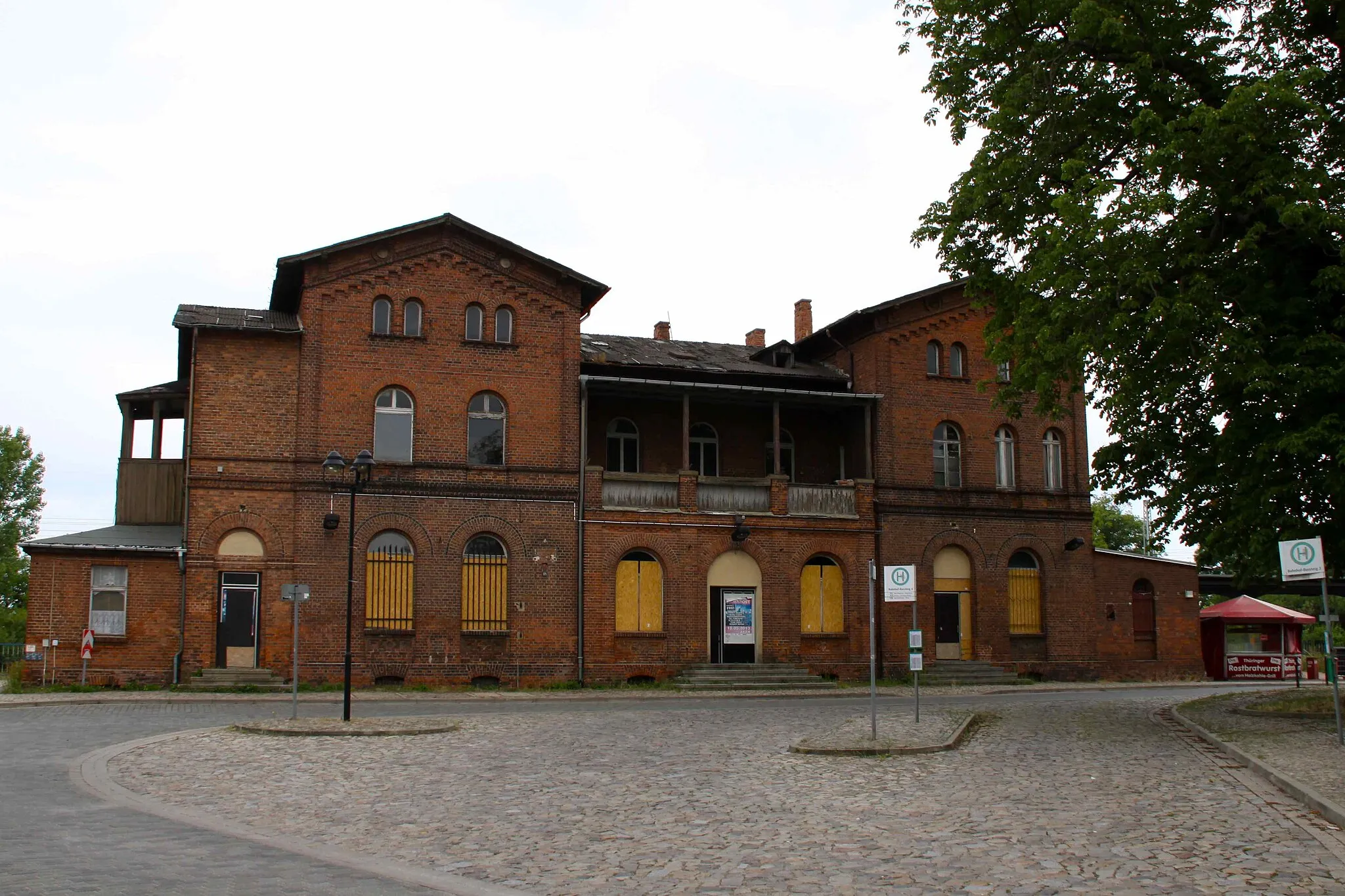 Photo showing: Bahnhof Gommern, Strßenseite
