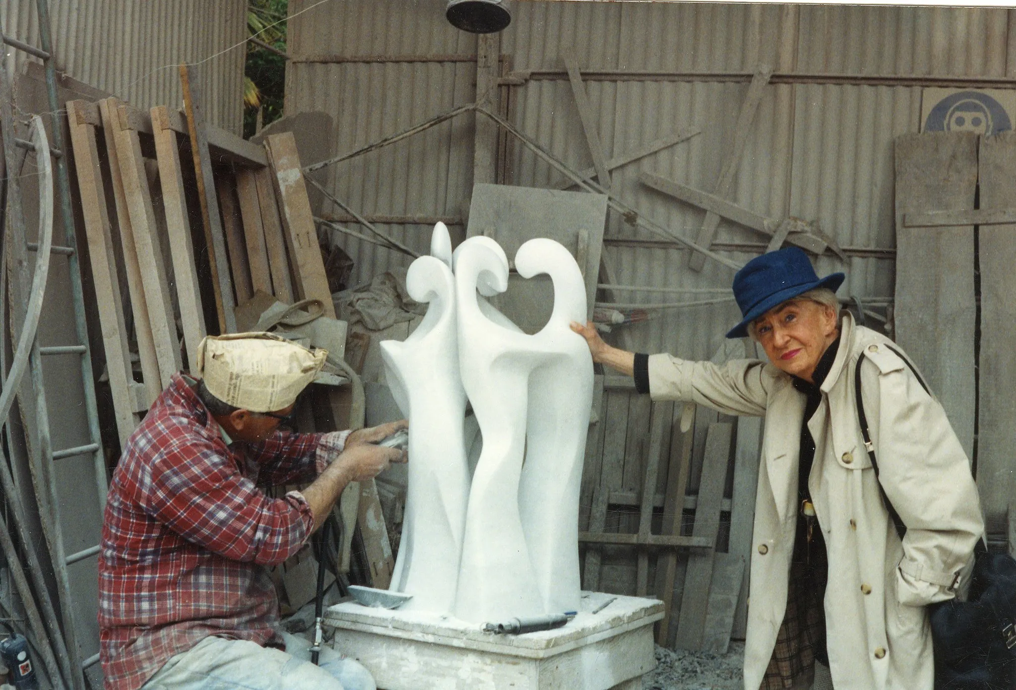 Photo showing: Vers 2002, dans l'atelier de Sem Ghelardini à Pietrasanta.