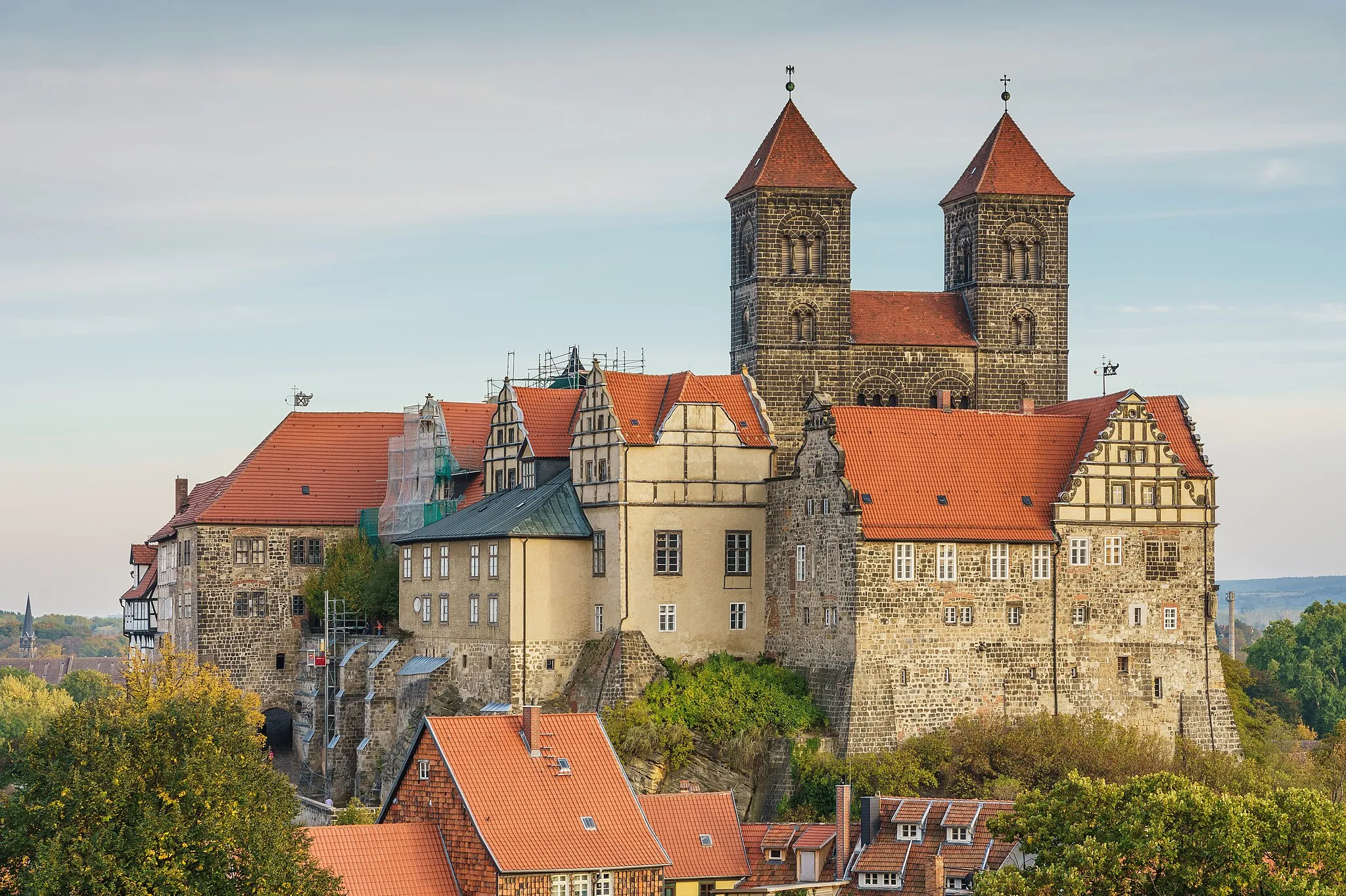 Photo showing: Castle and Collegiate Church in Quedlinburg, Germany