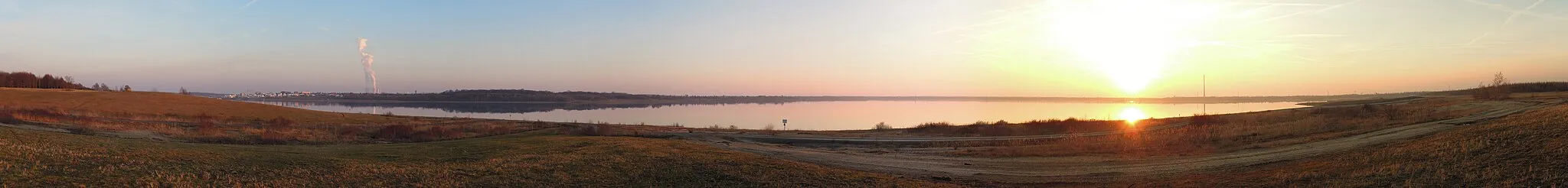 Photo showing: Panorama des Zwenkauer Sees, Standort Nordseite, aufgenommen am 20. März 2015