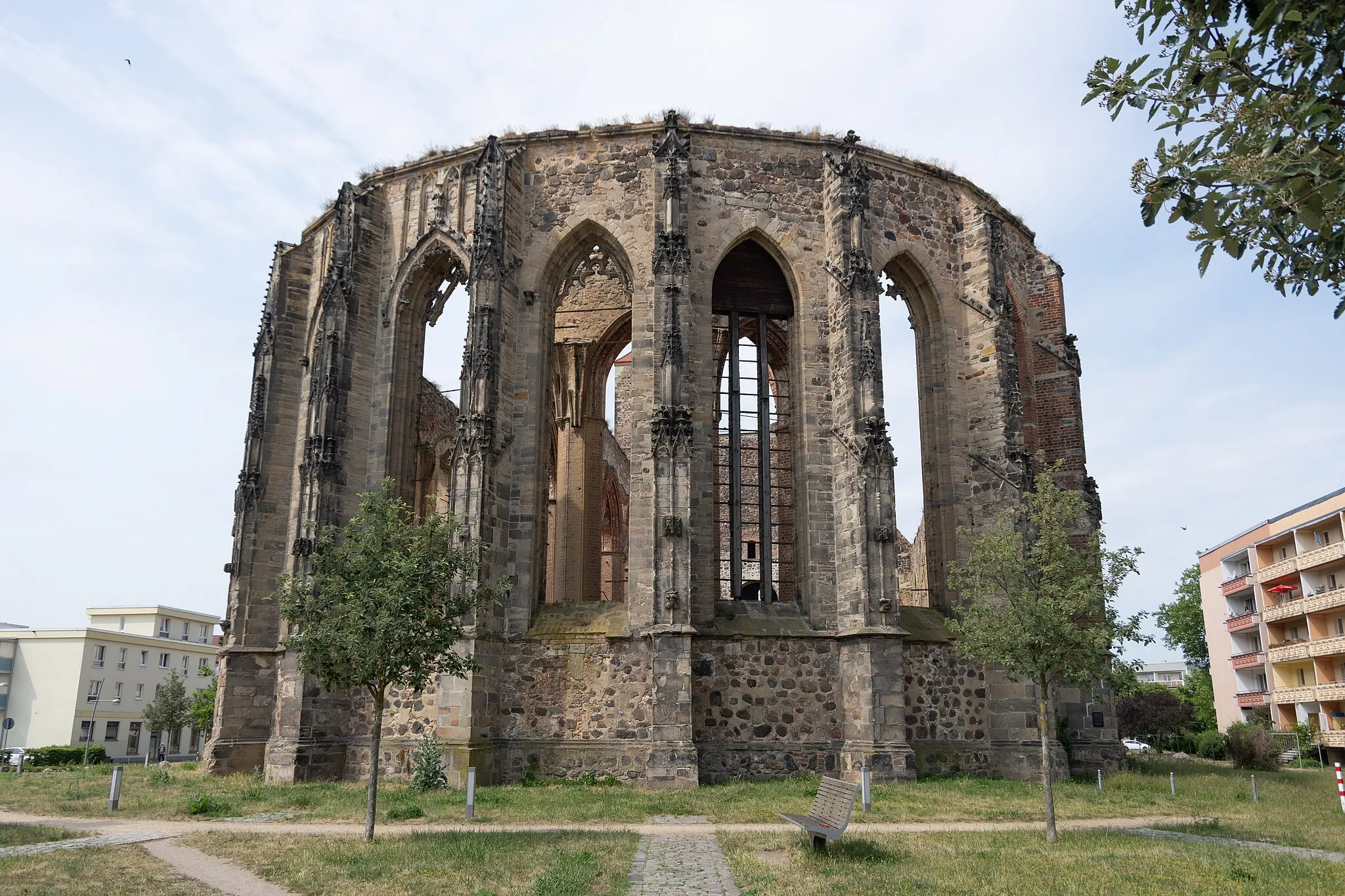 Photo showing: Zerbst in achsen-Anhalt. Die Ruine der Nikolaikirche in Zerbst steht unter Denkmalschutz,