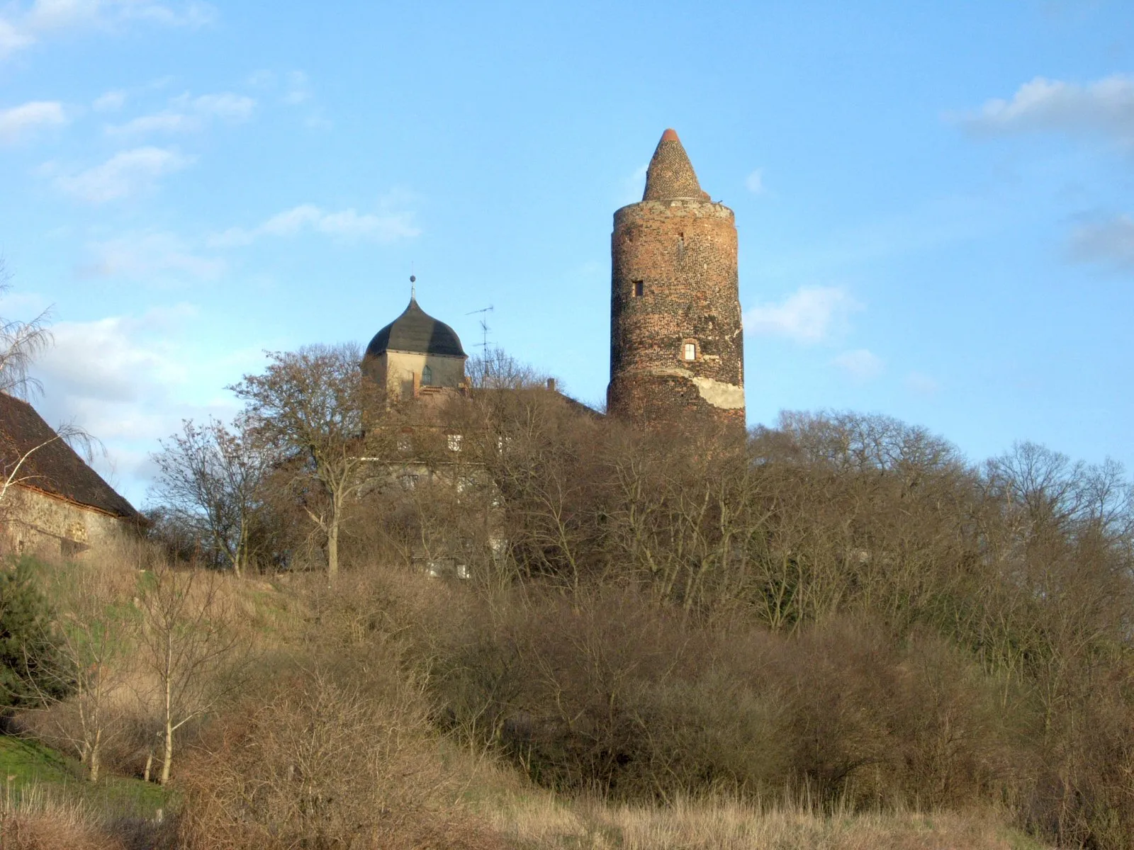 Photo showing: Pouch,der Rote Turm