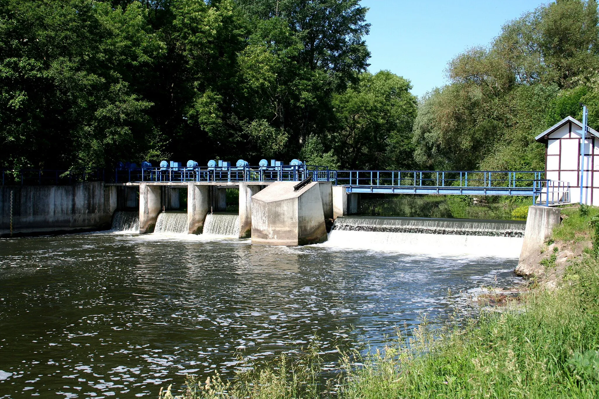 Photo showing: Das Wehr in Staßfurt