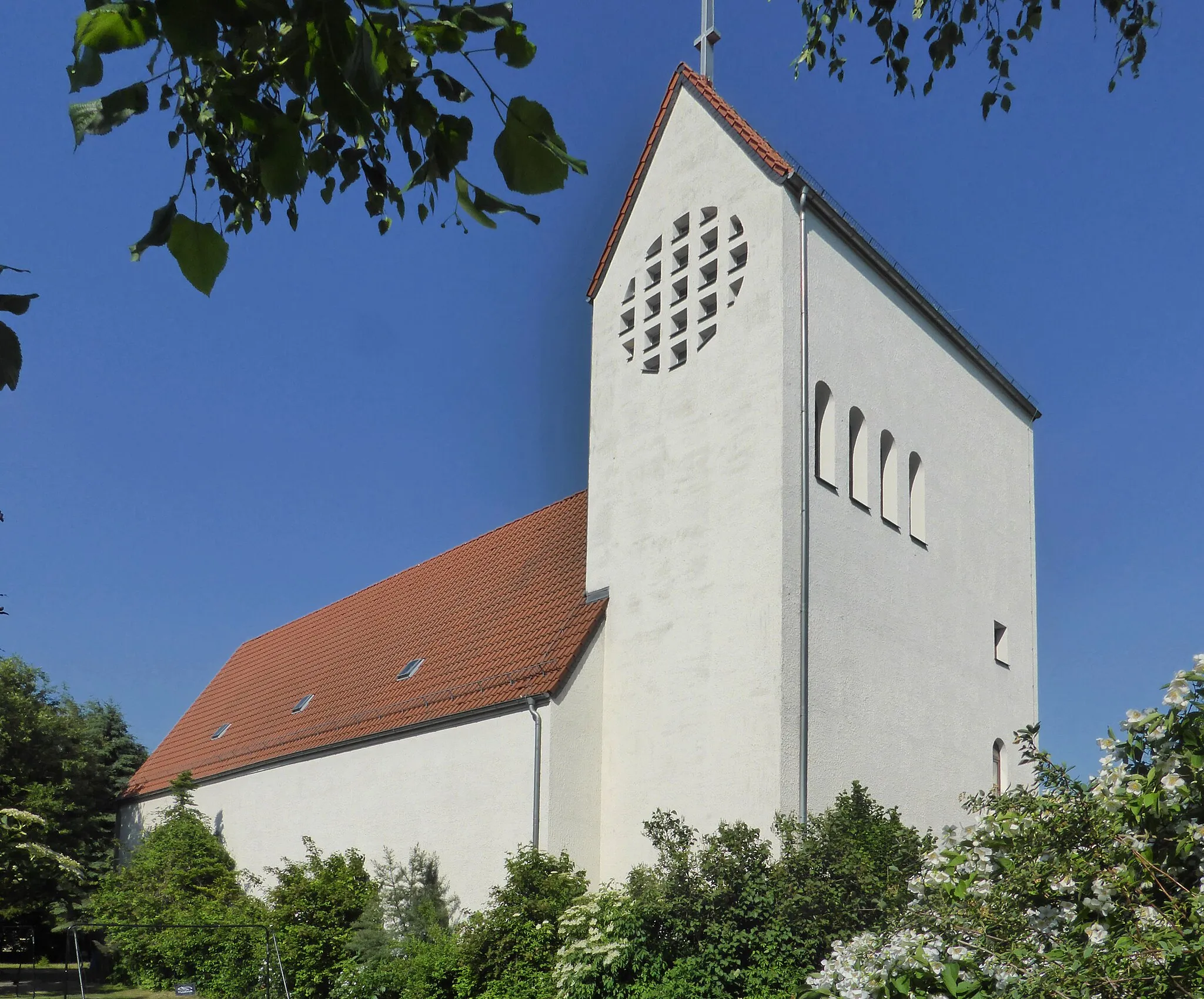 Photo showing: Katholische St.-Mechthild-Kirche in Westeregeln.