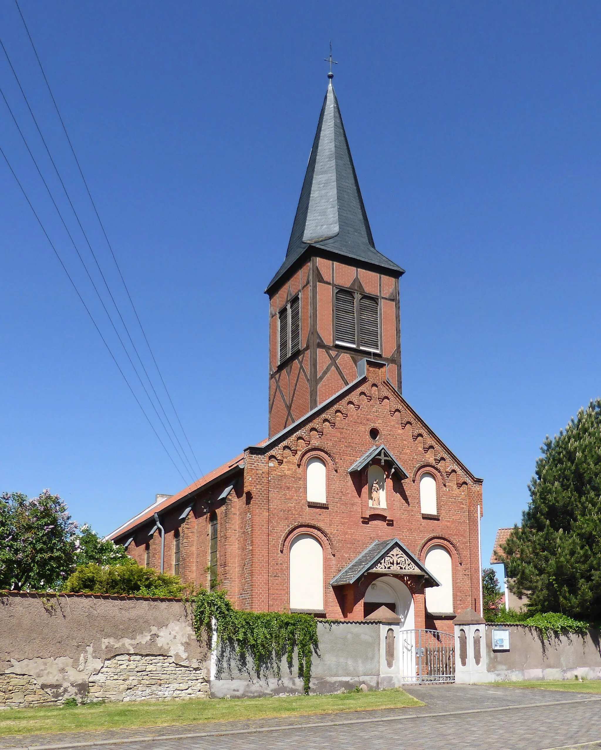 Photo showing: Katholische St.-Marien-Kirche in Bahrendorf.