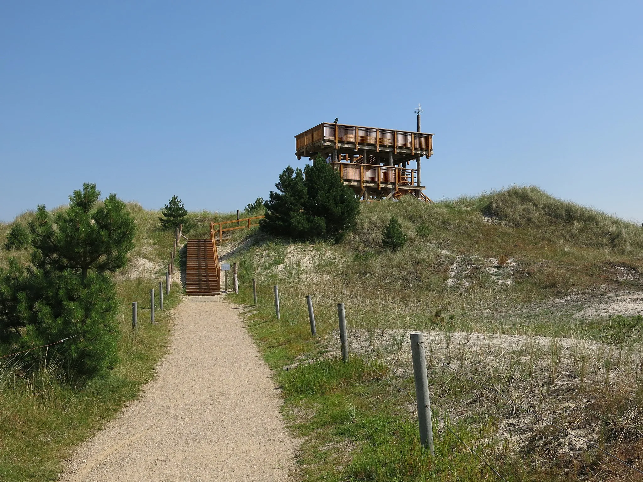 Photo showing: Lookout-tower in the dunes near Sankt Peter Ording