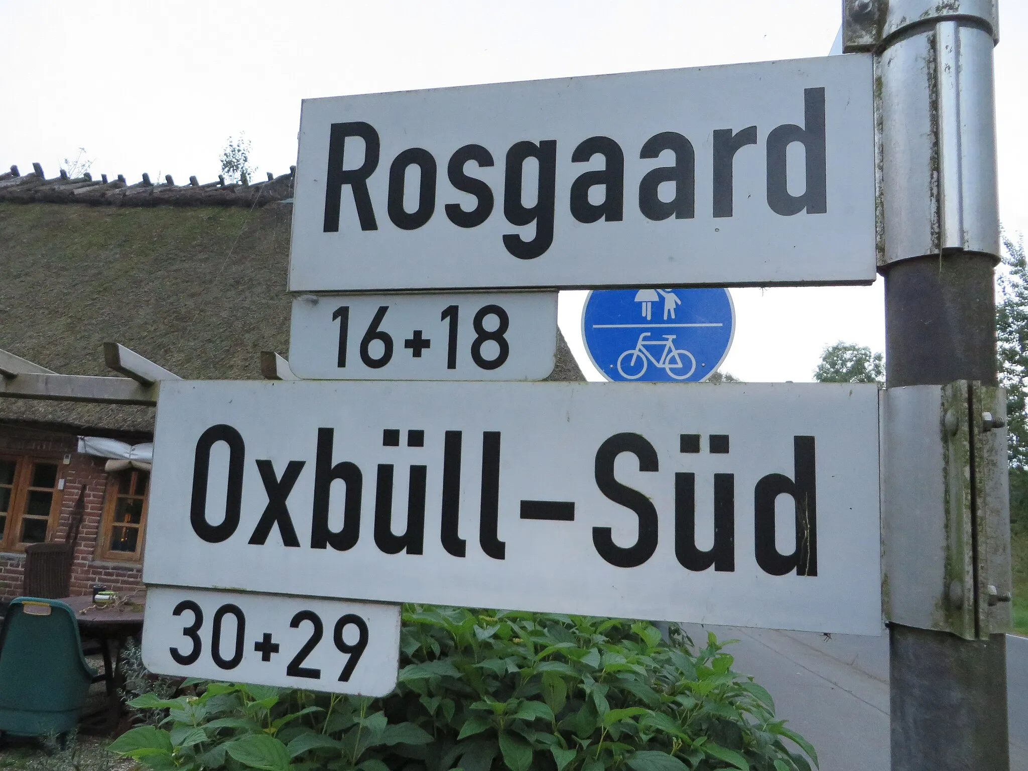 Photo showing: Straßenschilder Oxbüll-Süd und Rosgaard, Bild 01
